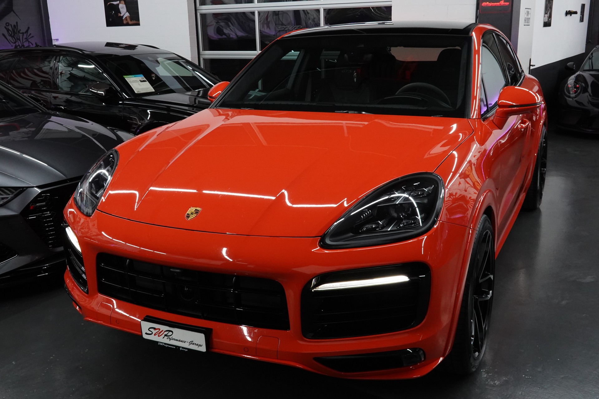 PORSCHE CAYENNE GTS COUPE 5-PLÄTZER PTS LAVA ORANGE CH-FZ 22"ALUS. ON TOP-image-2