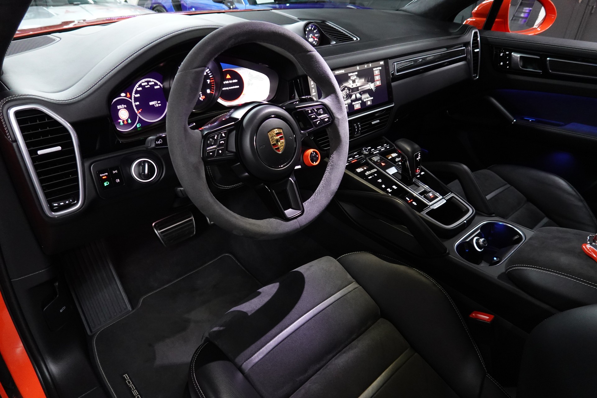 PORSCHE CAYENNE GTS COUPE 5-PLÄTZER PTS LAVA ORANGE CH-FZ 22"ALUS. ON TOP-image-33