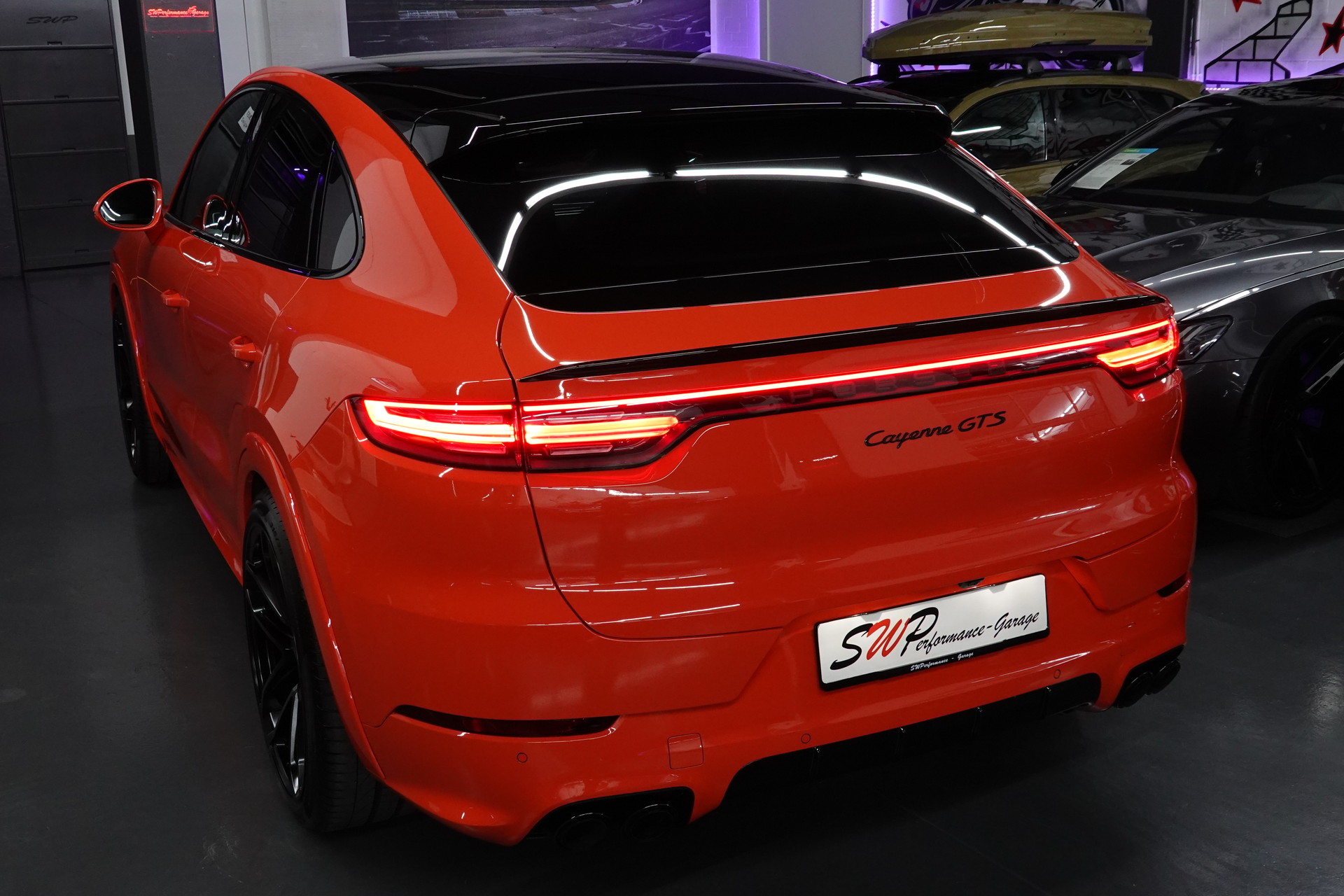 PORSCHE CAYENNE GTS COUPE 5-PLÄTZER PTS LAVA ORANGE CH-FZ 22"ALUS. ON TOP-image-11