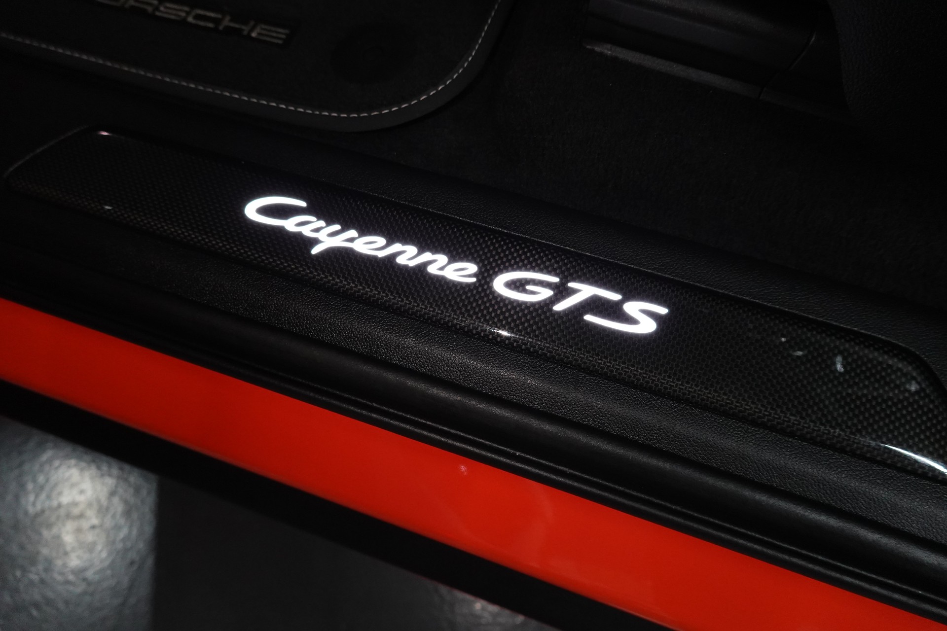 PORSCHE CAYENNE GTS COUPE 5-PLÄTZER PTS LAVA ORANGE CH-FZ 22"ALUS. ON TOP-image-36