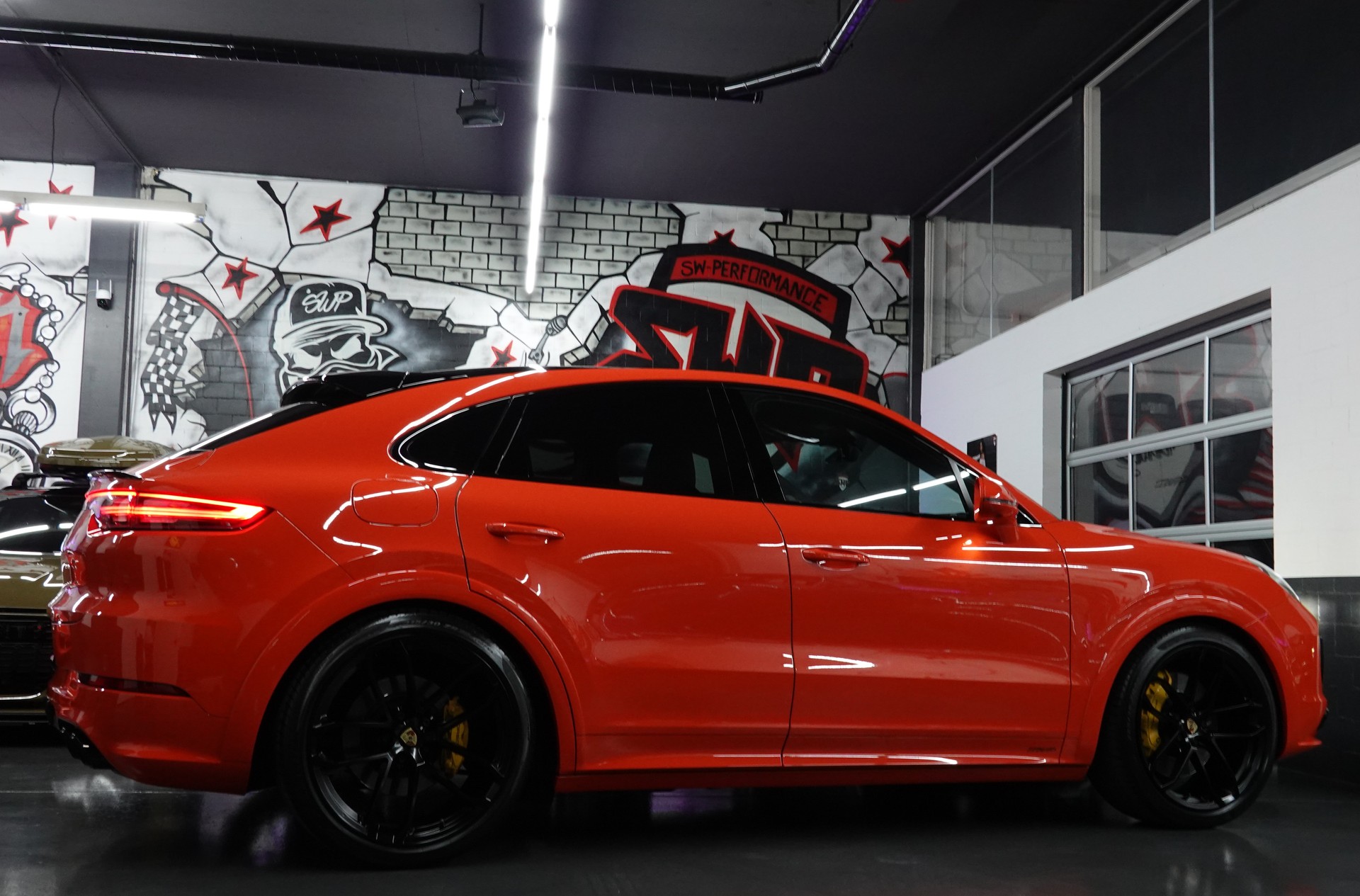 PORSCHE CAYENNE GTS COUPE 5-PLÄTZER PTS LAVA ORANGE CH-FZ 22"ALUS. ON TOP-image-24