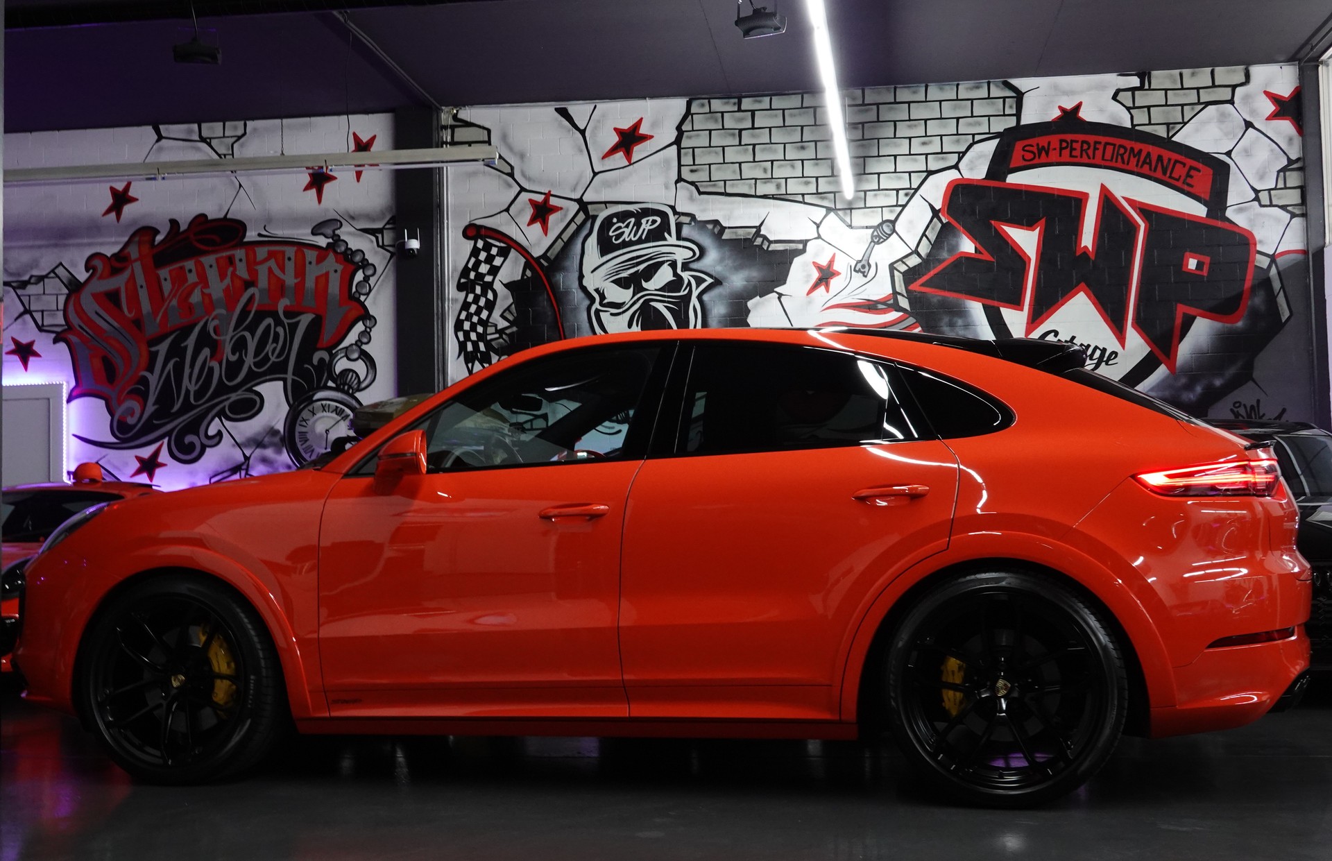 PORSCHE CAYENNE GTS COUPE 5-PLÄTZER PTS LAVA ORANGE CH-FZ 22"ALUS. ON TOP-image-9
