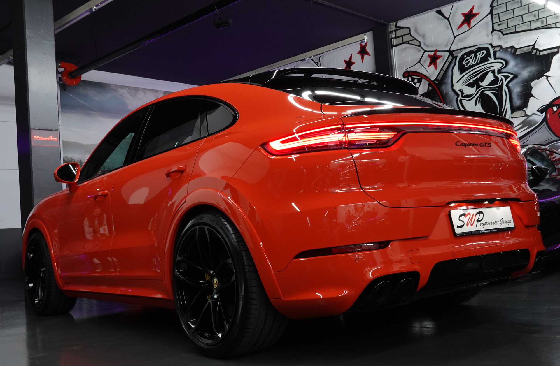 PORSCHE CAYENNE GTS COUPE 5-PLÄTZER PTS LAVA ORANGE CH-FZ 22"ALUS. ON TOP-image-10