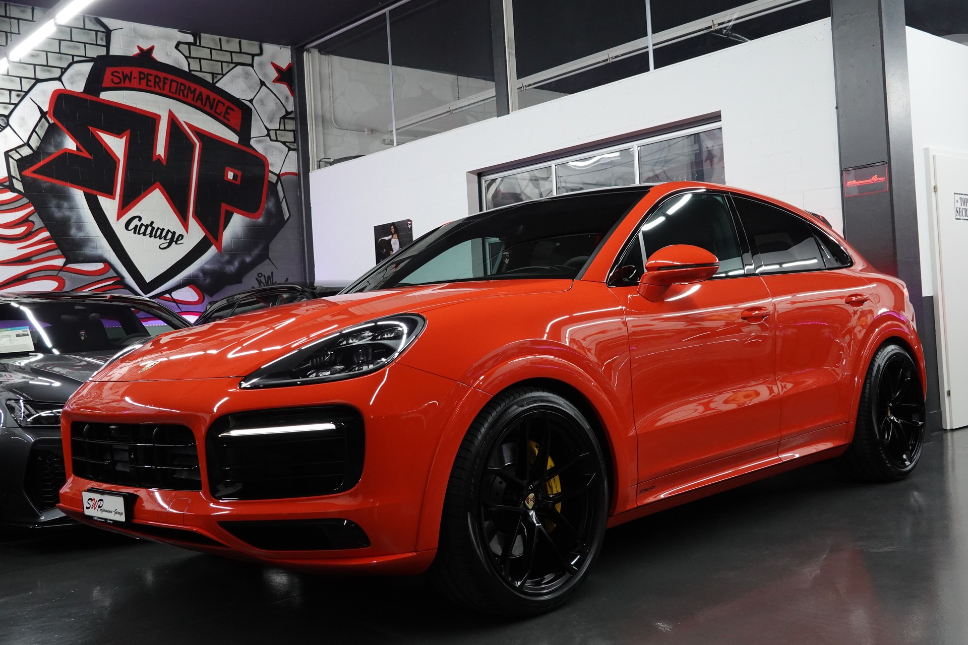 PORSCHE CAYENNE GTS COUPE 5-PLÄTZER PTS LAVA ORANGE CH-FZ 22"ALUS. ON TOP-image-0