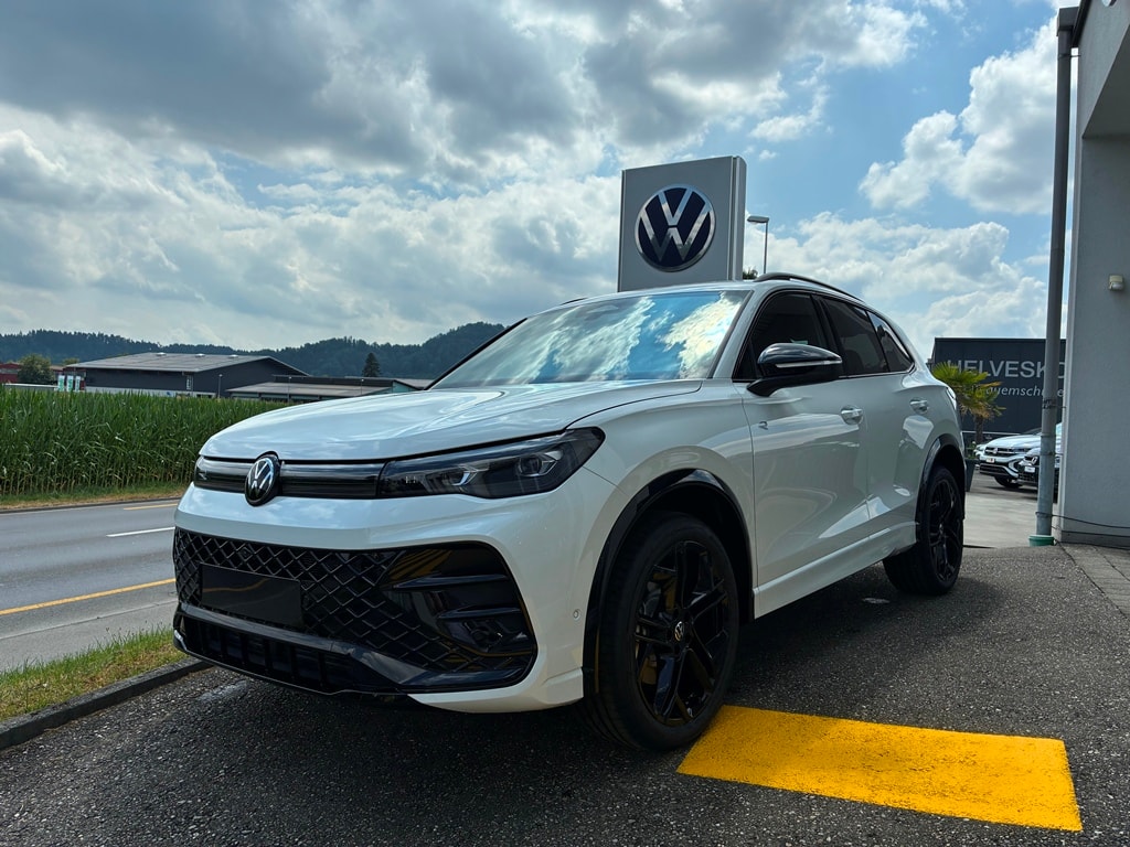 VW Tiguan 2.0 TSI DSG R-Line 4Motion-image-2