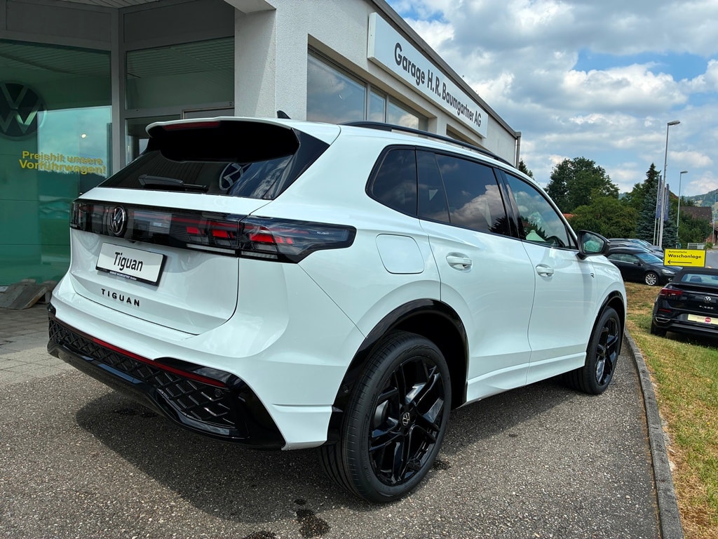 VW Tiguan 2.0 TSI DSG R-Line 4Motion-image-3