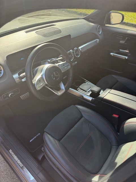 MERCEDES-BENZ GLB 250 4Matic AMG Line 8G-Tronic-image-8