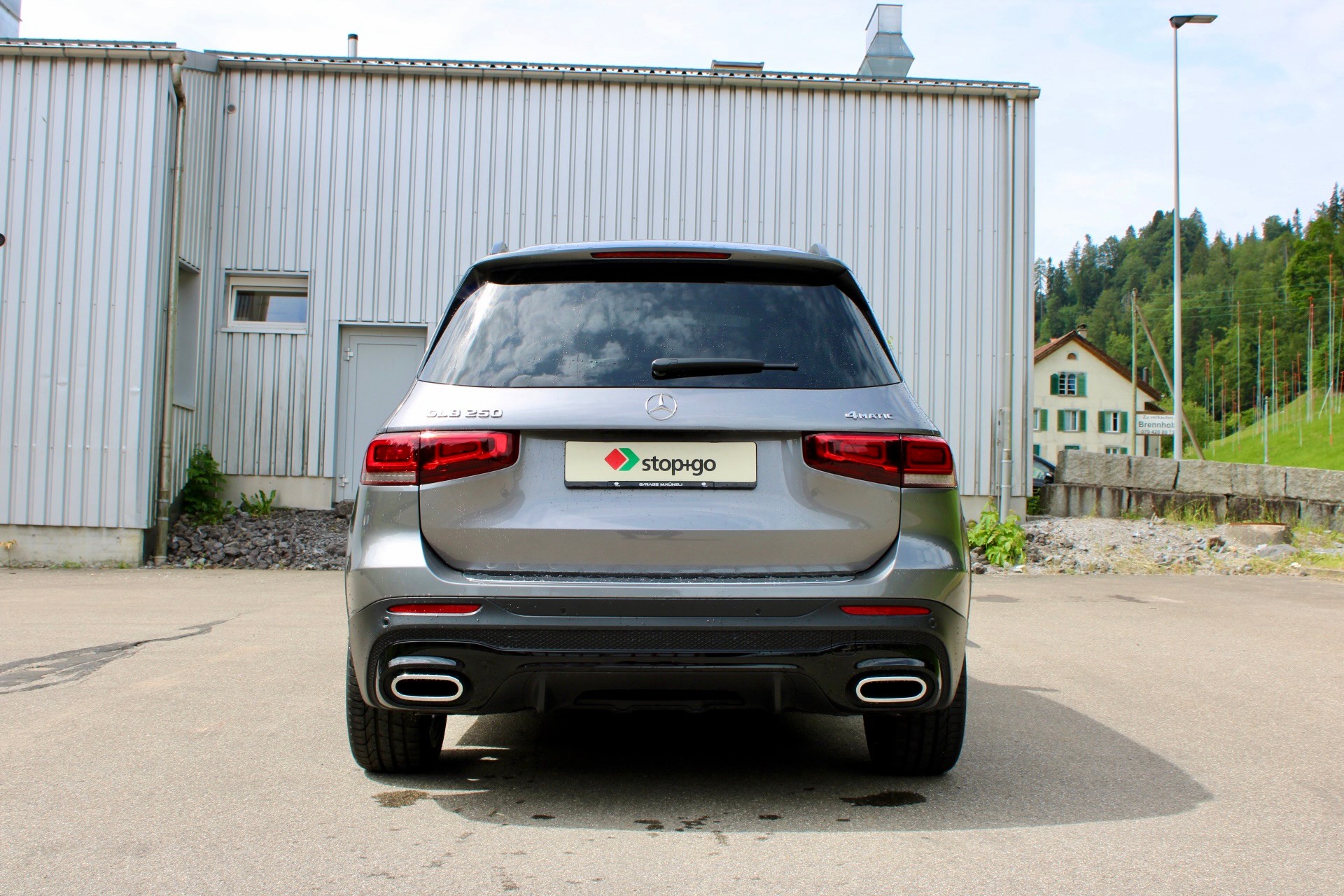 MERCEDES-BENZ GLB 250 4Matic AMG Line 8G-Tronic-showroom-element-3