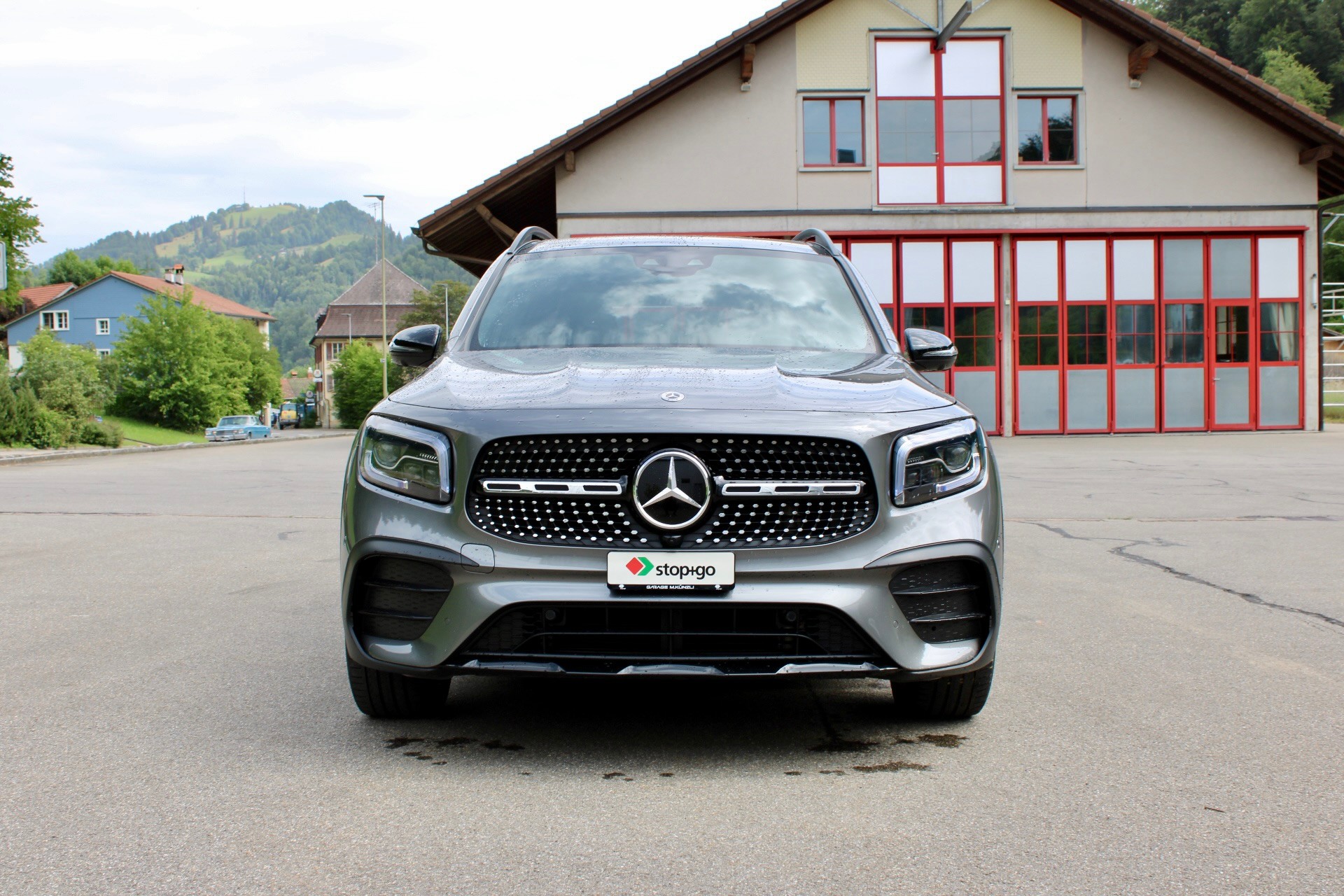 MERCEDES-BENZ GLB 250 4Matic AMG Line 8G-Tronic-showroom-element-2