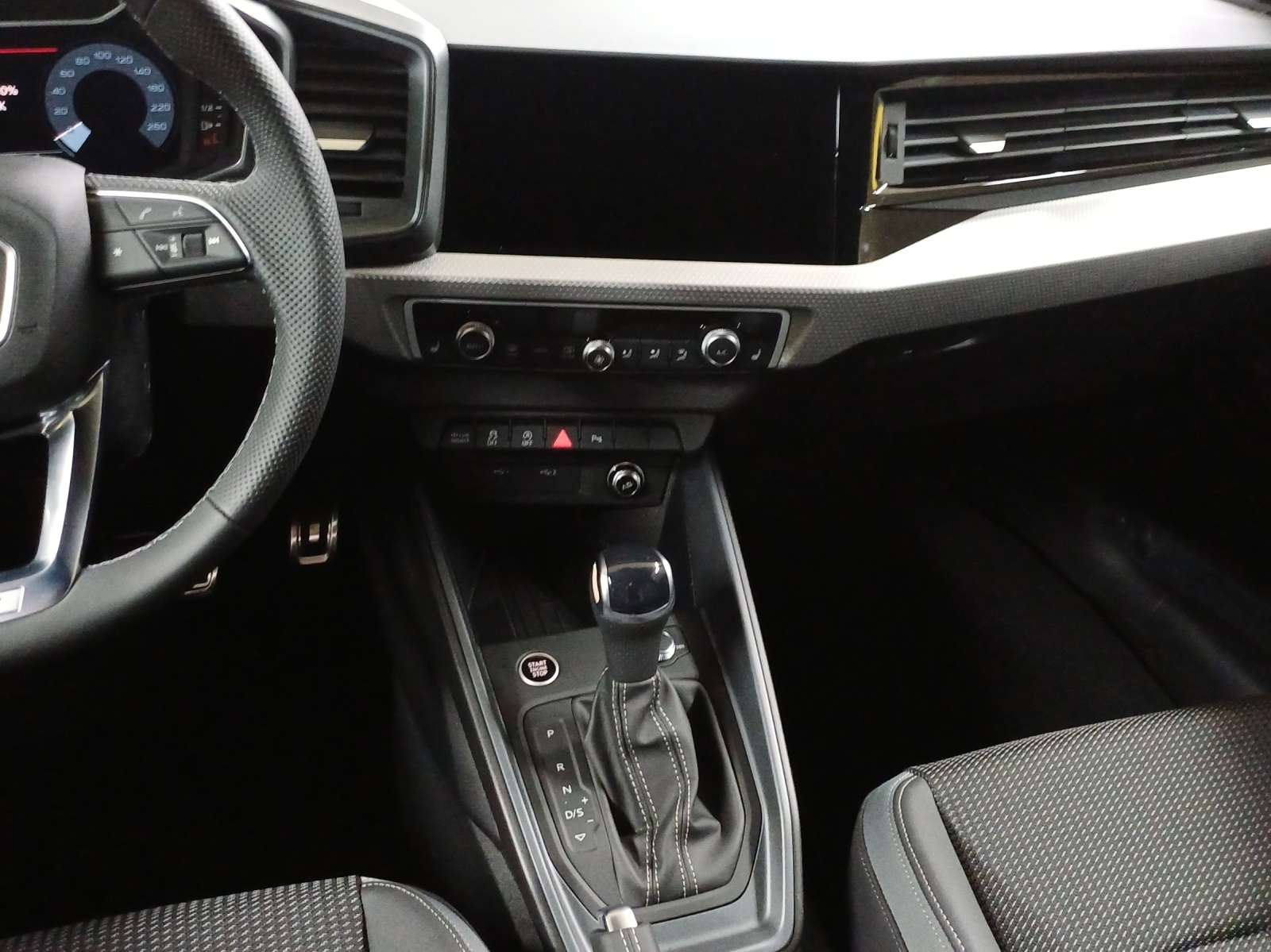 AUDI A1 Sportback 30 TFSI S Line S-tronic-image-10