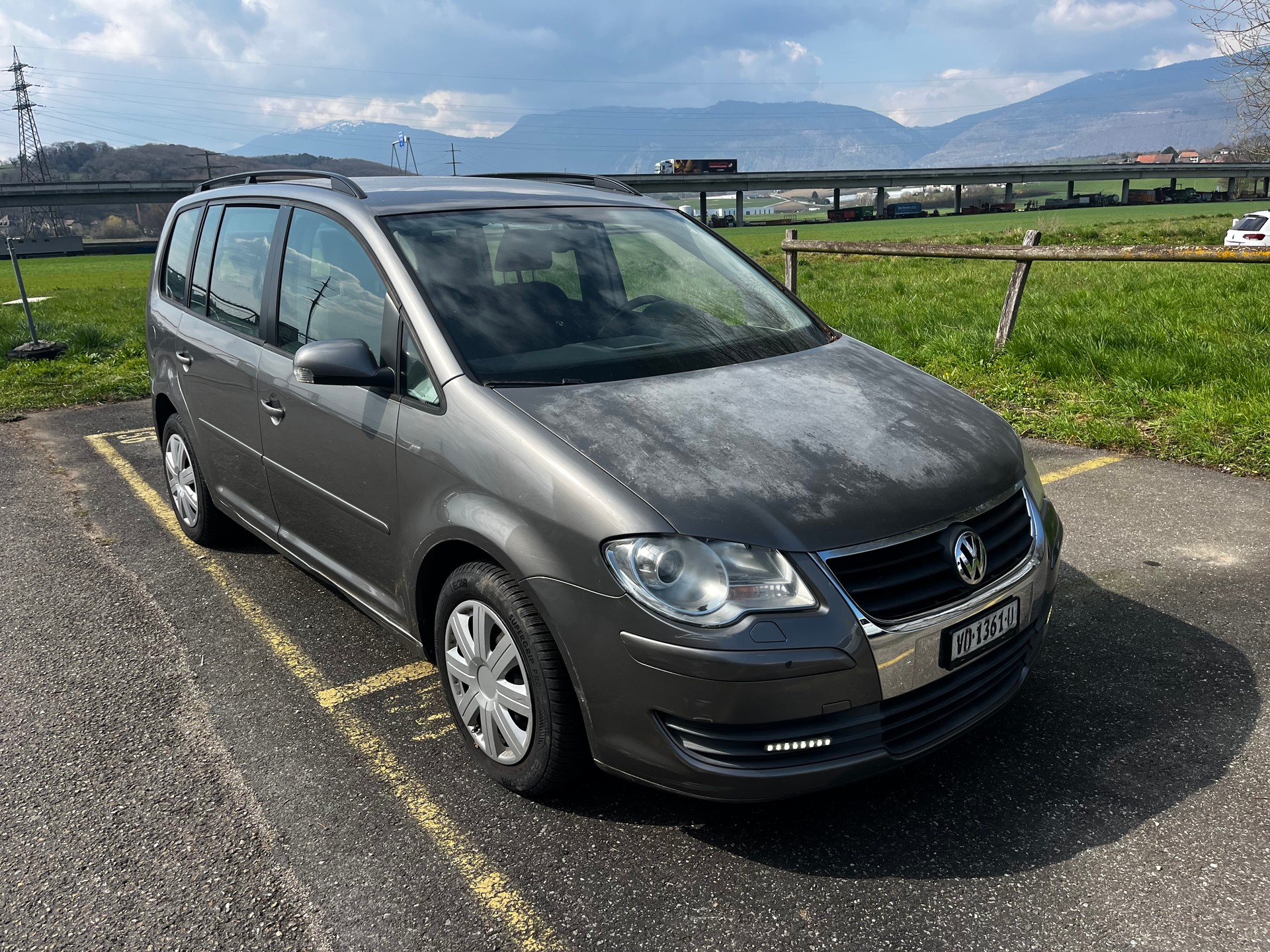 VW TOURAN 7 places-image-0