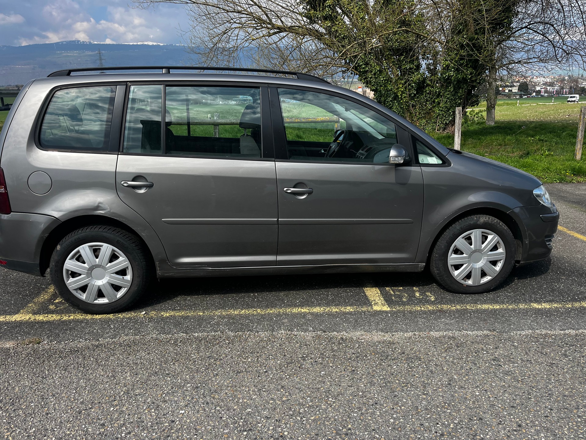 VW TOURAN 7 places-image-2