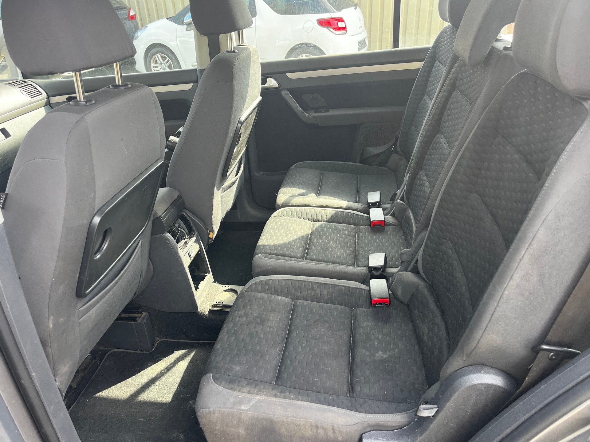 VW TOURAN 7 places-image-9