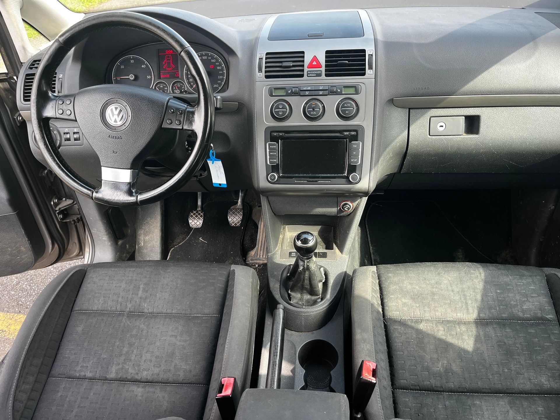 VW TOURAN 7 places-image-11