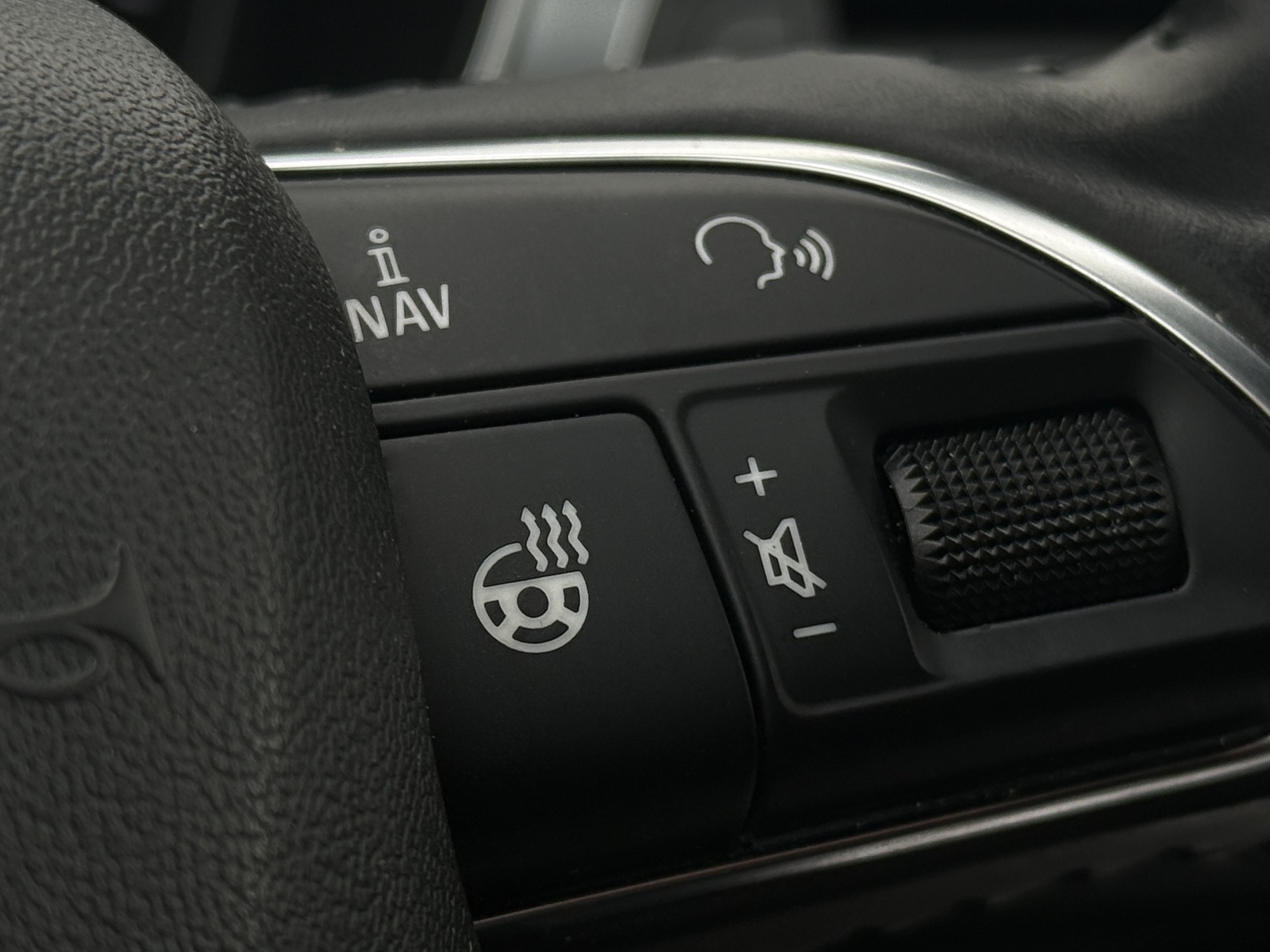 AUDI A6 Avant 3.0 TDI V6 quattro S-tronic-image-24