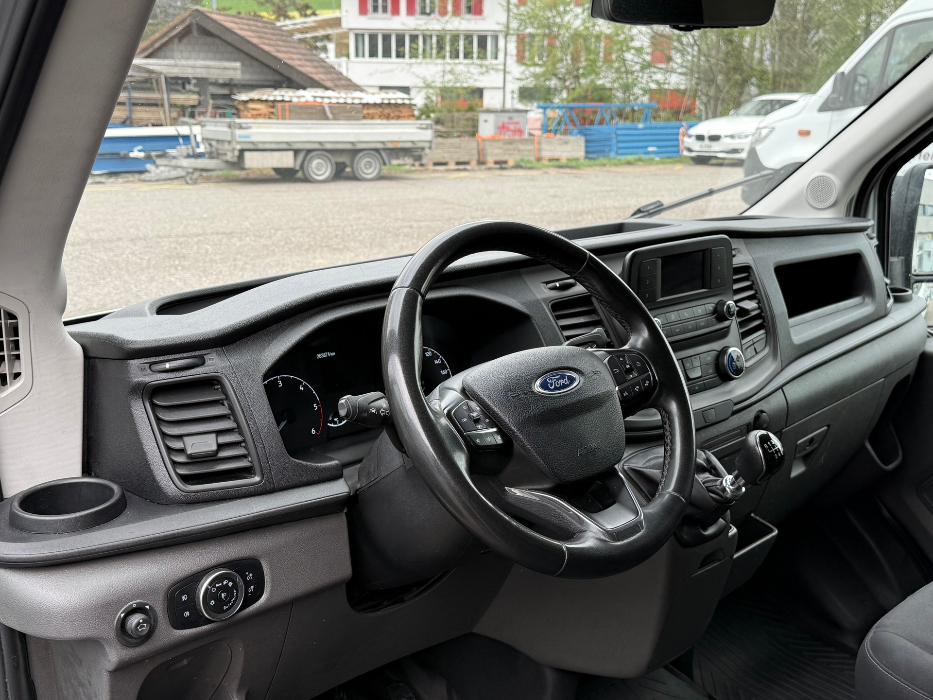 FORD Transit Van 350 L4 Trend 2.0 TDCi 130 RWD-image-5