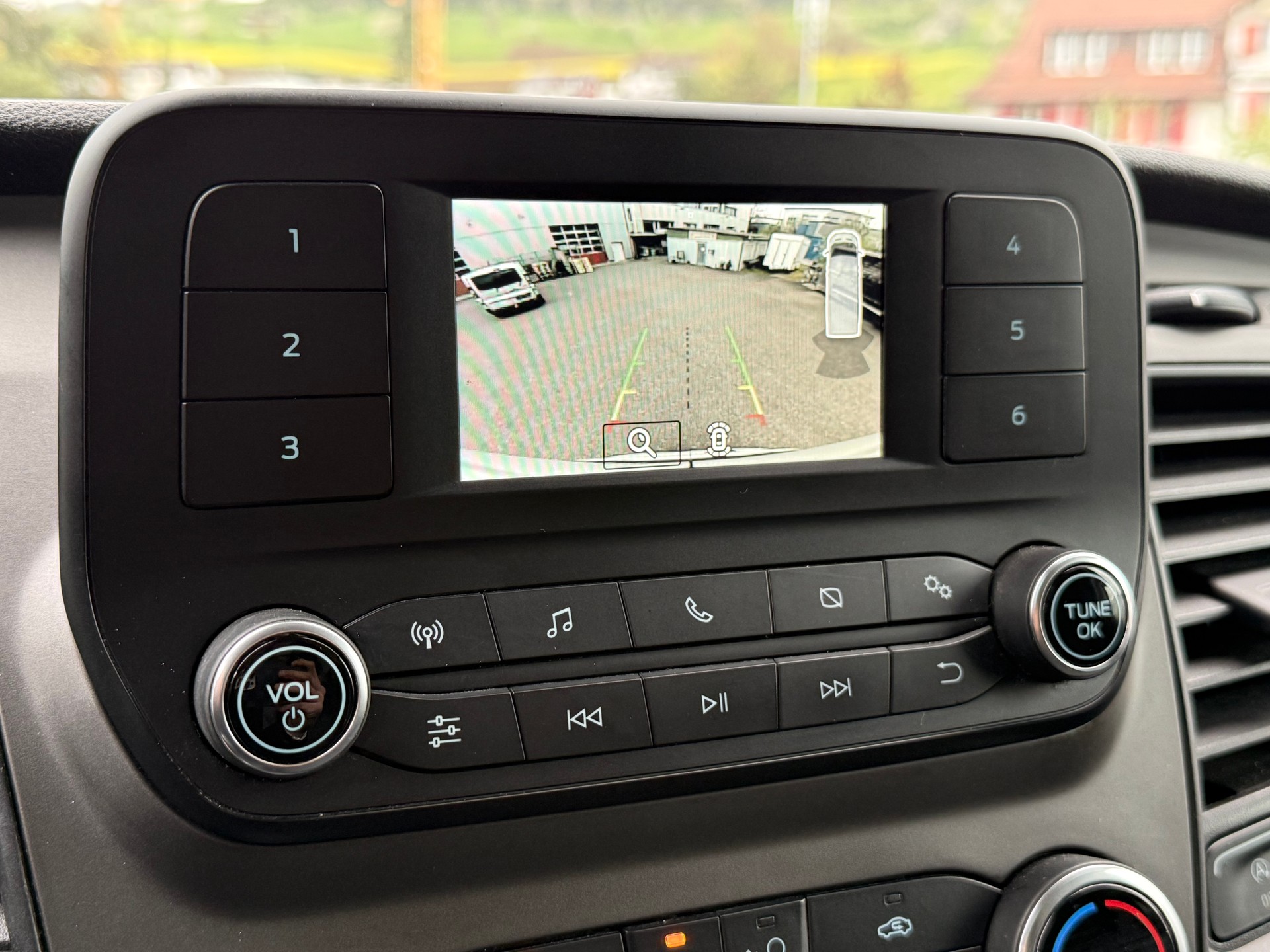 FORD Transit Van 350 L4 Trend 2.0 TDCi 130 RWD-image-8