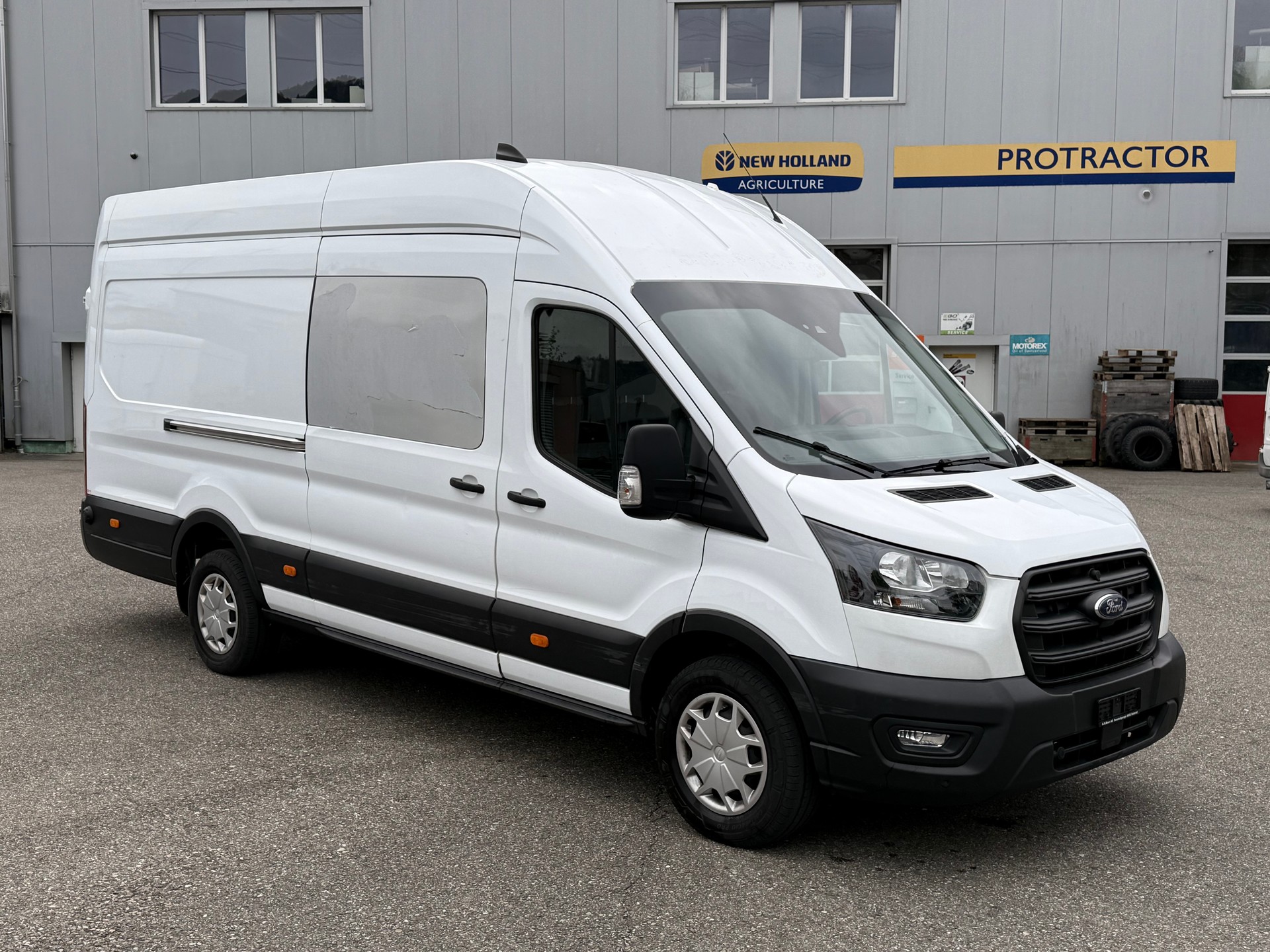 FORD Transit Van 350 L4 Trend 2.0 TDCi 130 RWD-image-1