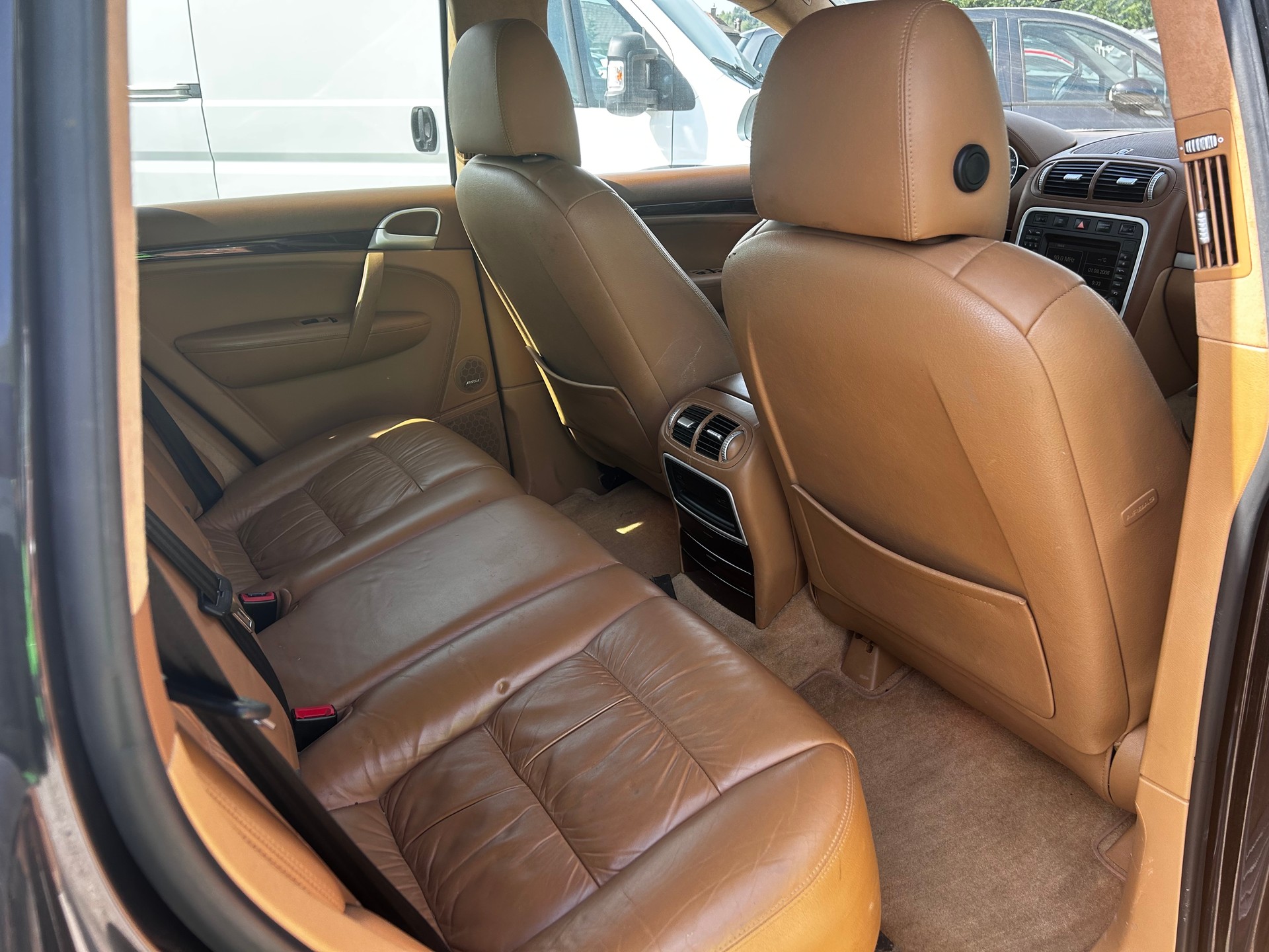 PORSCHE Cayenne Turbo-image-9