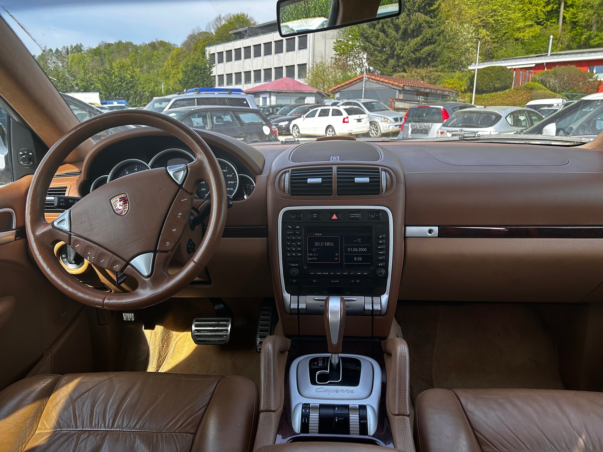 PORSCHE Cayenne Turbo-image-11