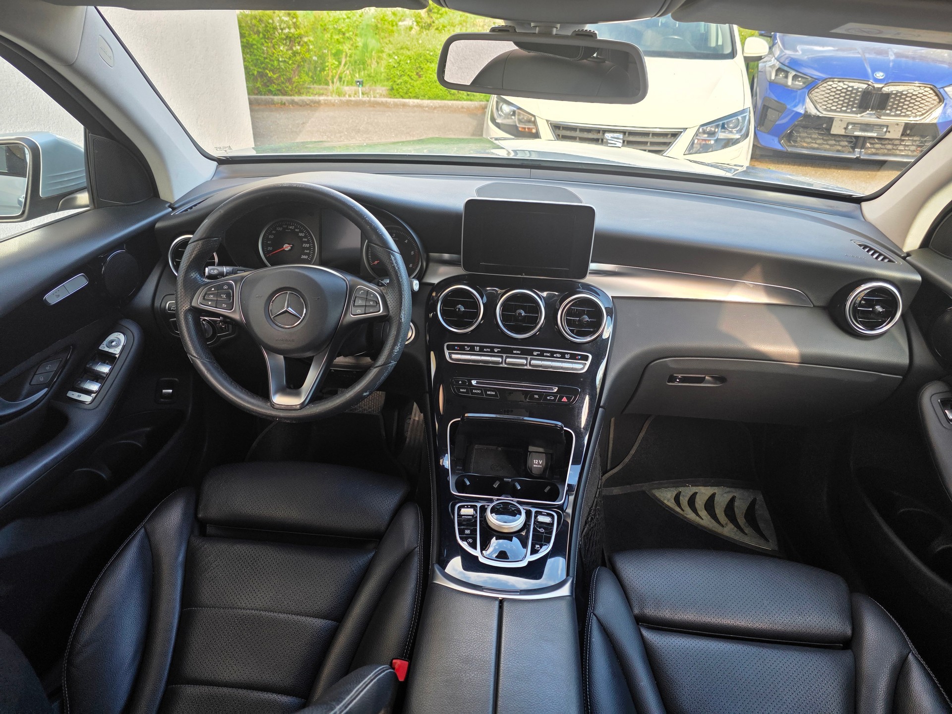 MERCEDES-BENZ GLC 220 d 4Matic 9G-Tronic-image-12
