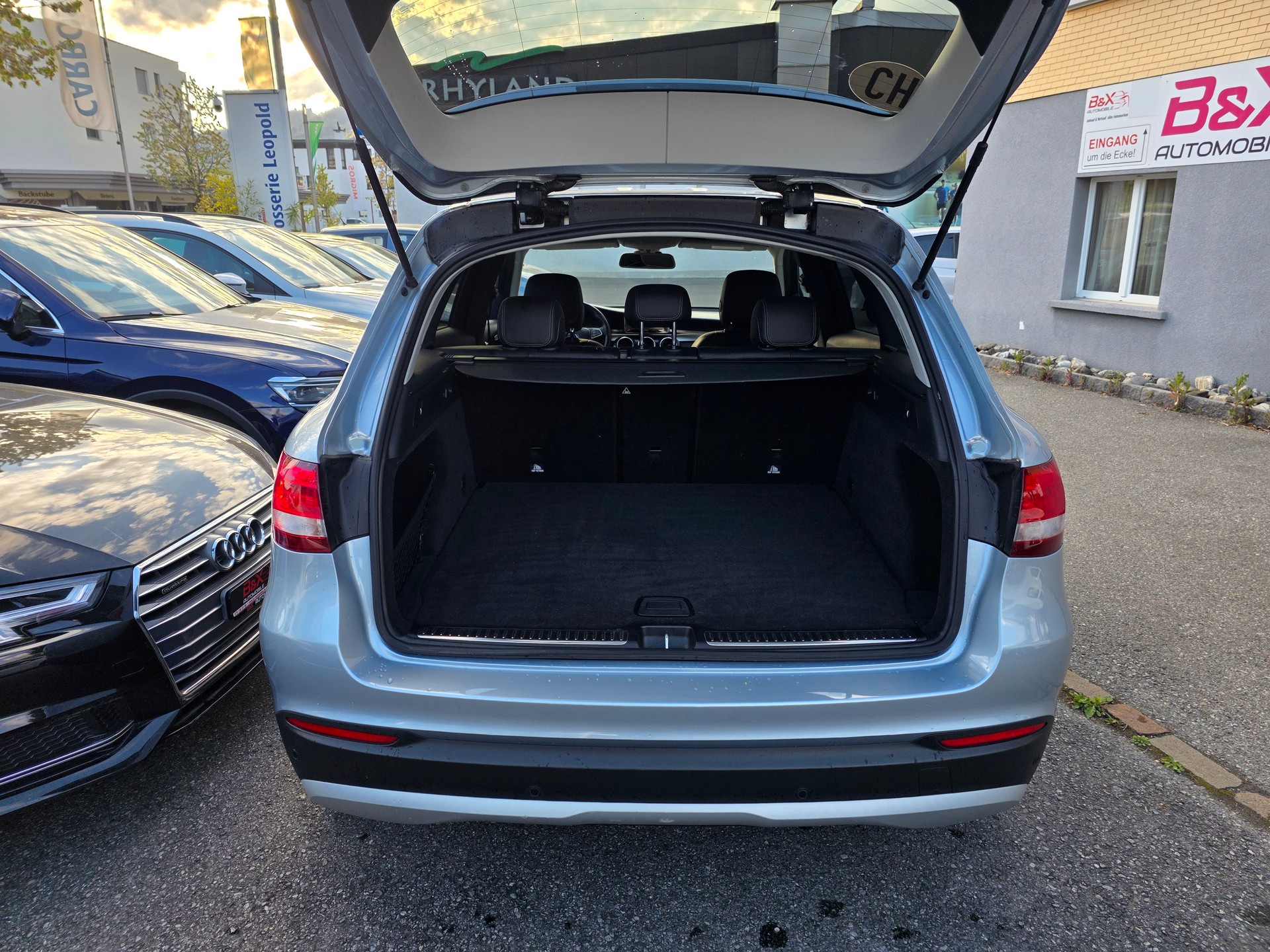 MERCEDES-BENZ GLC 220 d 4Matic 9G-Tronic-image-3