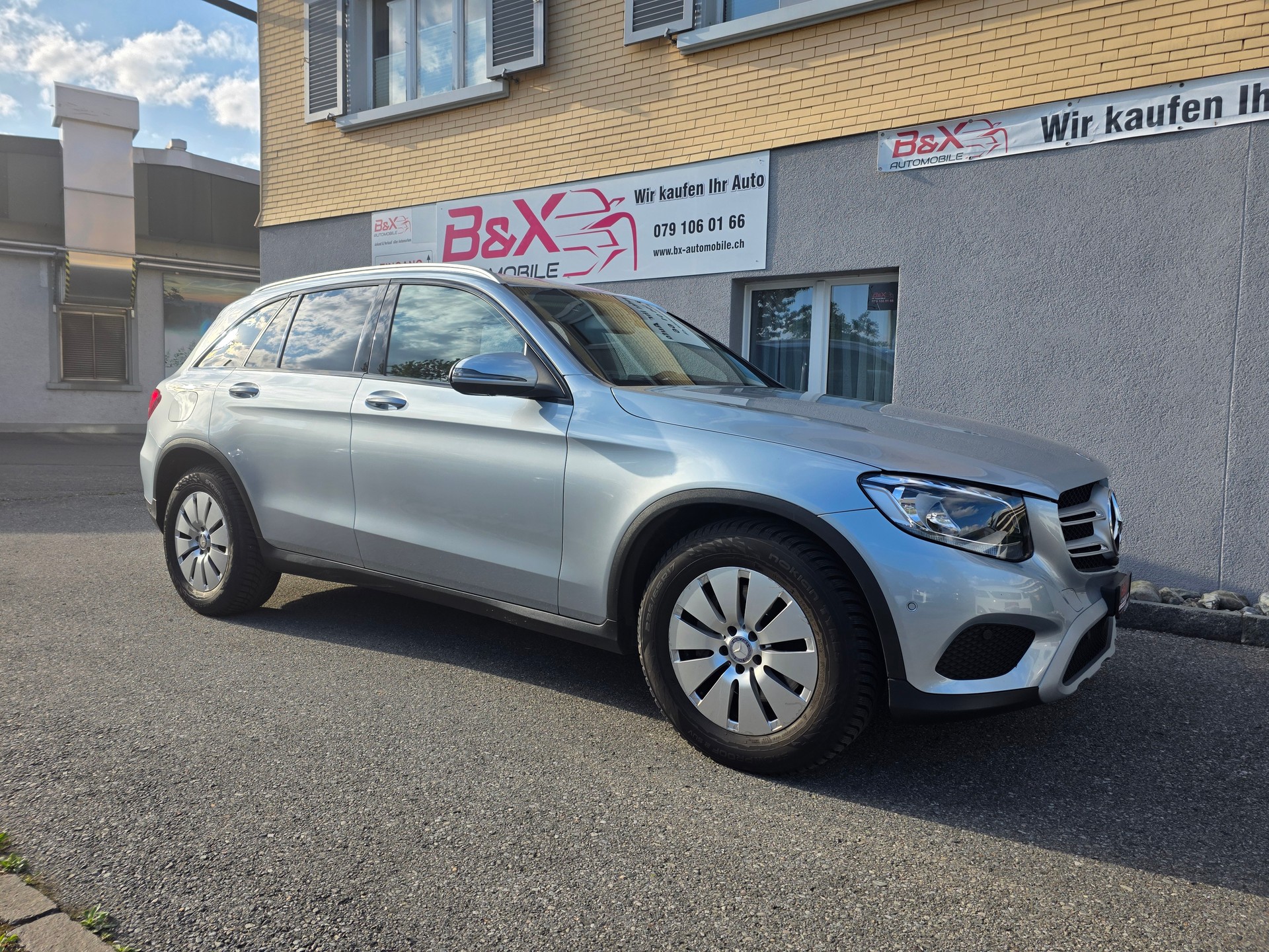 MERCEDES-BENZ GLC 220 d 4Matic 9G-Tronic-image-9
