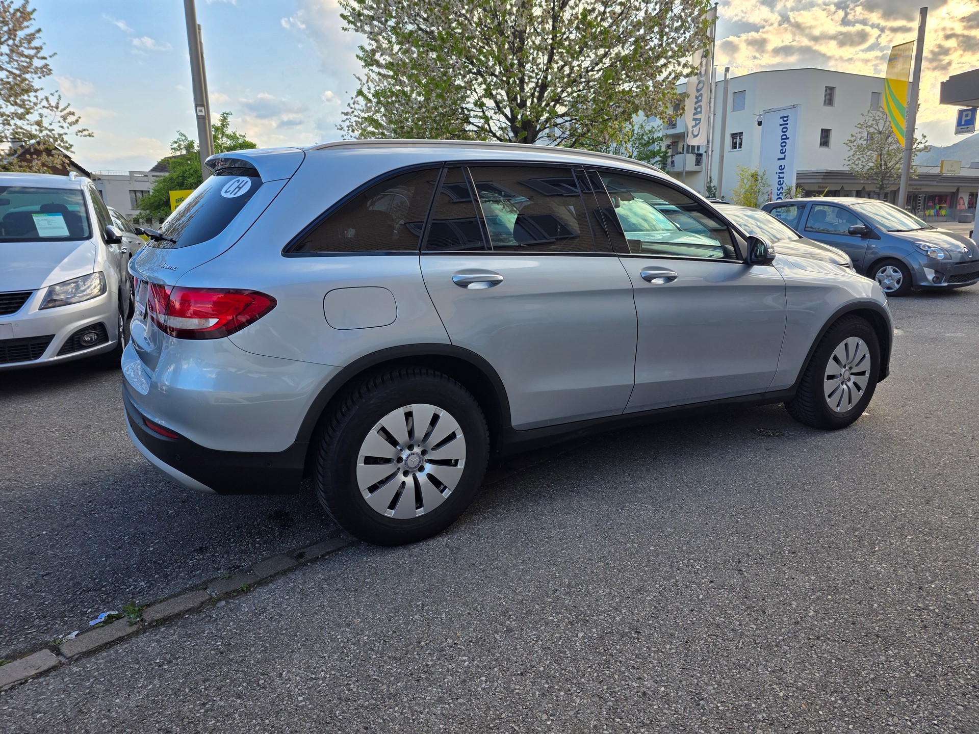 MERCEDES-BENZ GLC 220 d 4Matic 9G-Tronic-image-10