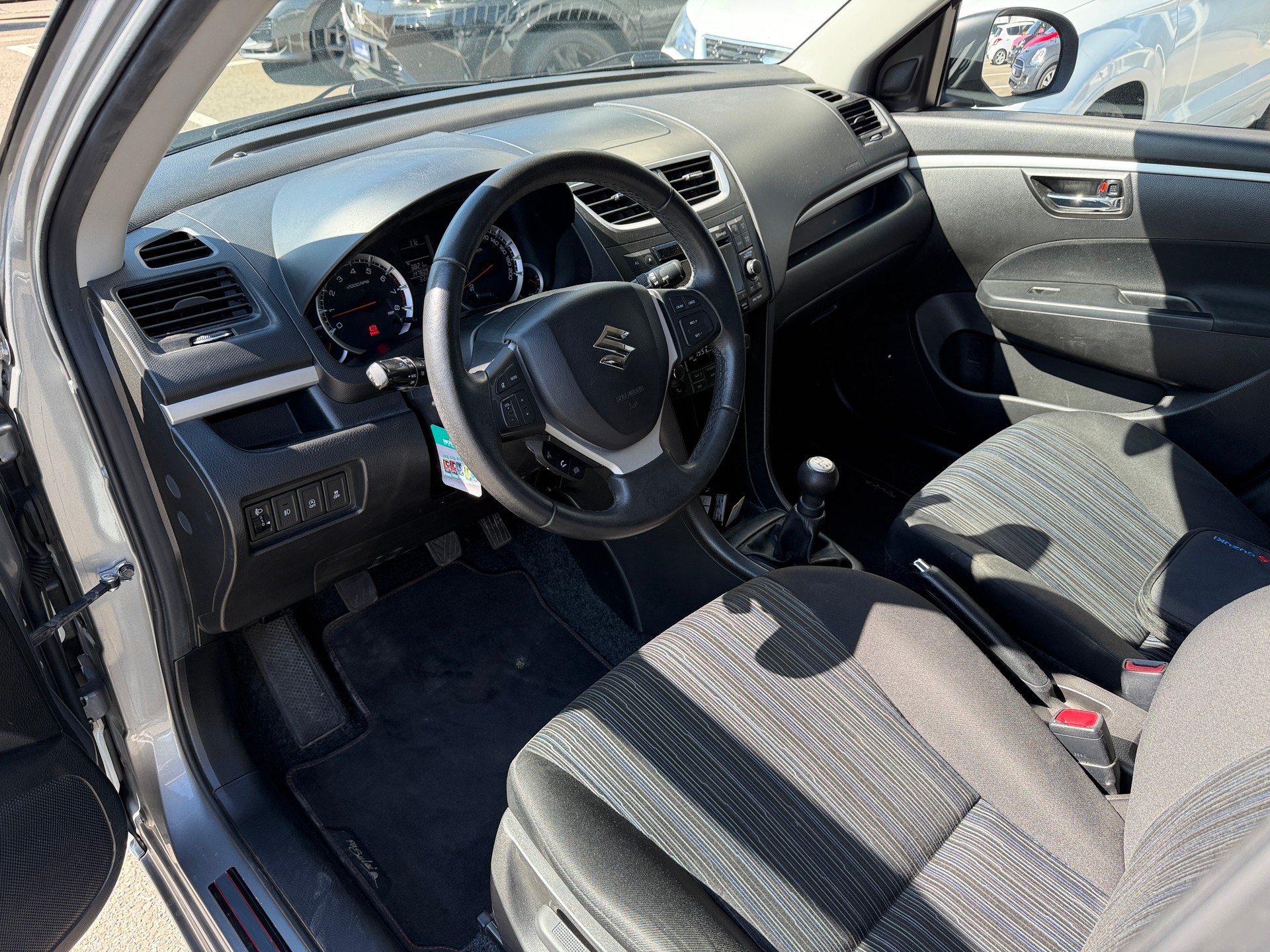 SUZUKI Swift 1.2i 16V PizSulai Top 4x4-image-6