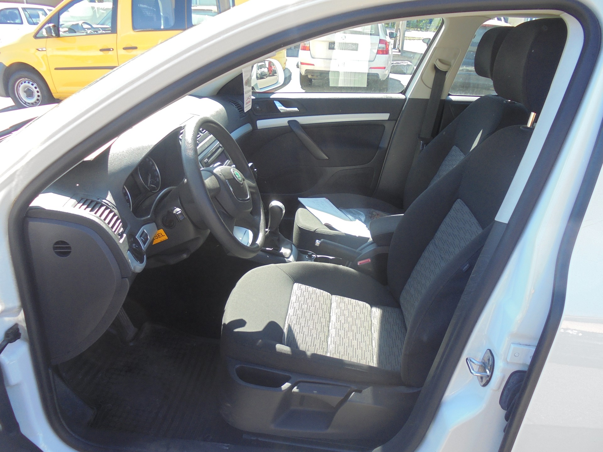 SKODA Octavia Combi 1.6 TDI Swiss Adventure 4x4-image-7