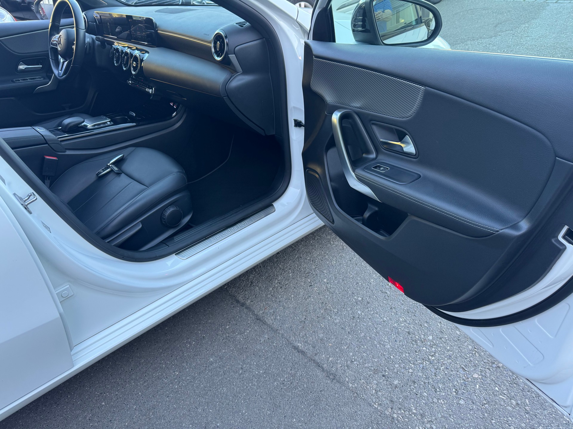MERCEDES-BENZ A 180 Night Star 7G-DCT-image-14