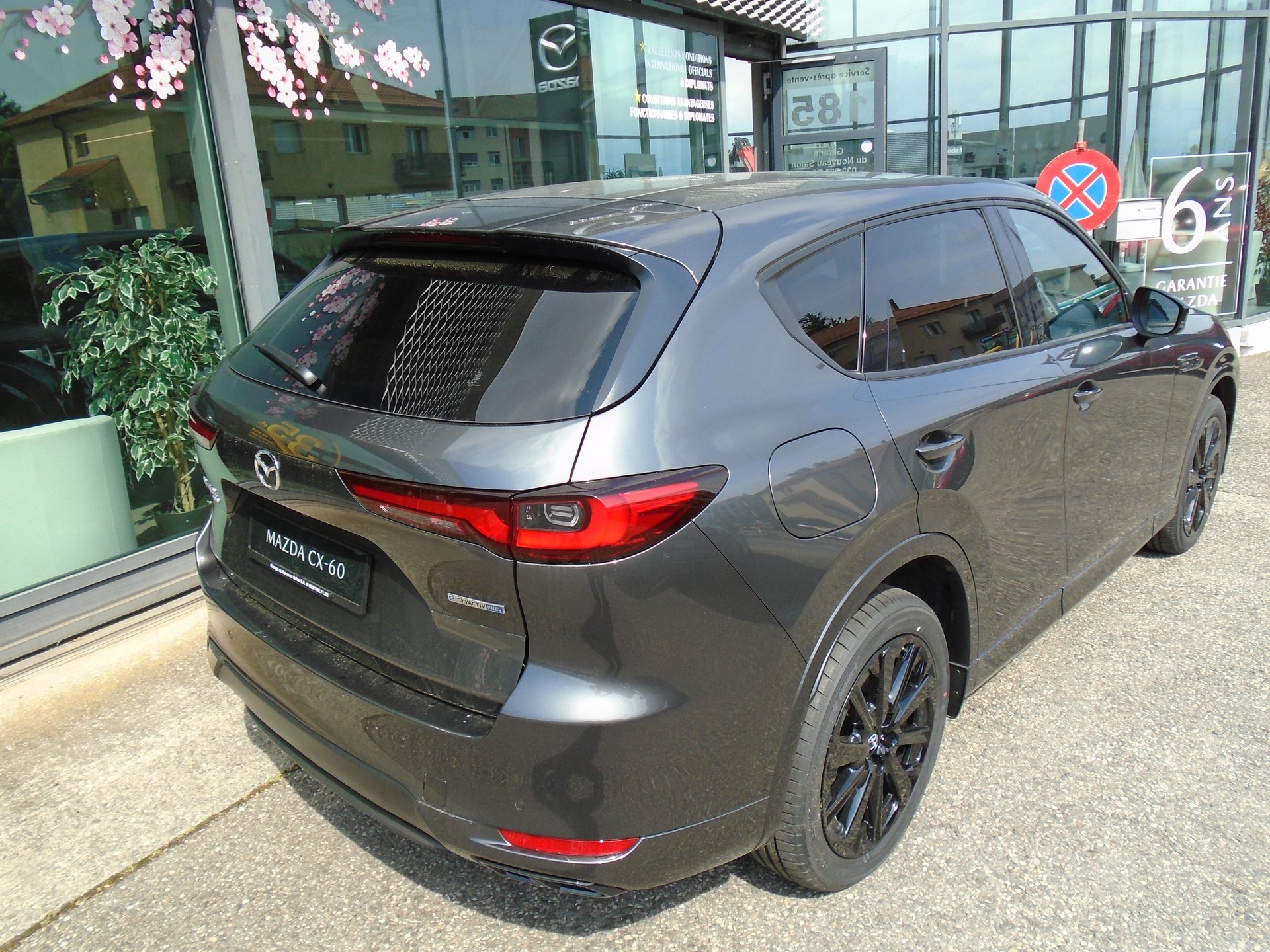 MAZDA CX-60 e-Skyactiv PHEV 327 AWD Homura Plus-image-2