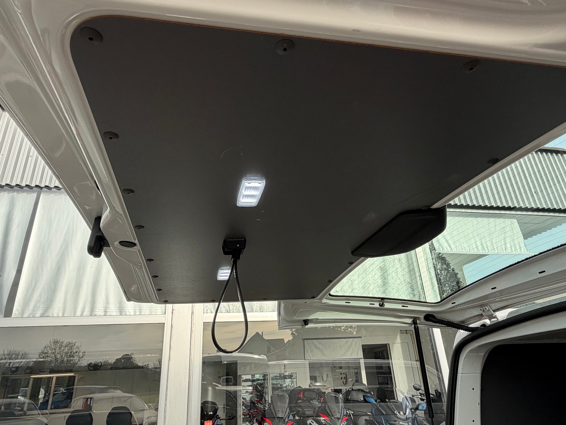 VW T6.1 2.0 TDI Entry-image-7