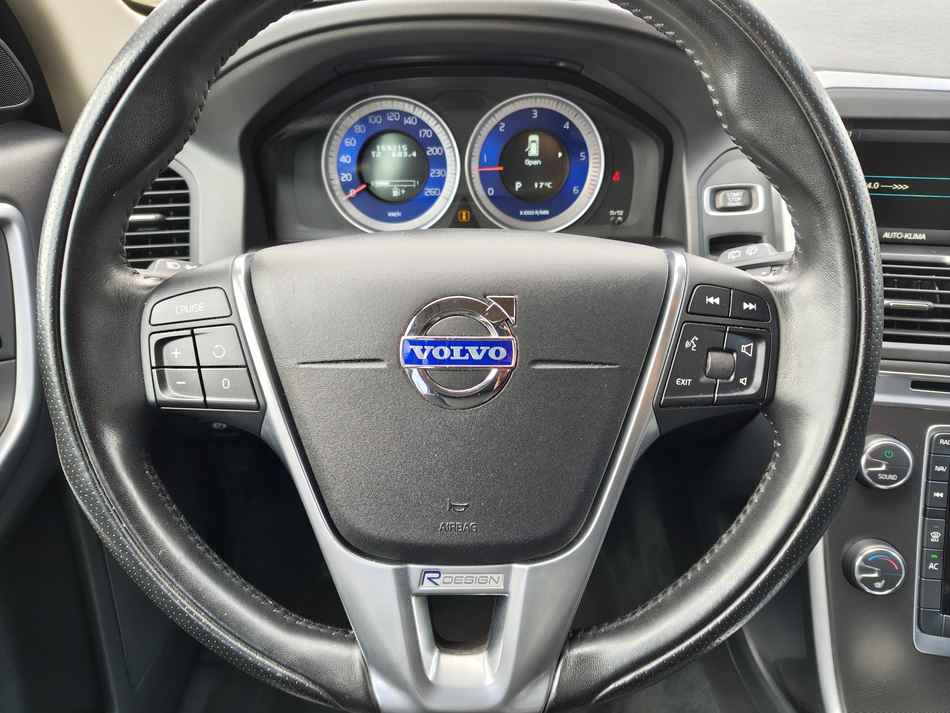 VOLVO XC60 D5 AWD R-Design Geartronic-image-7