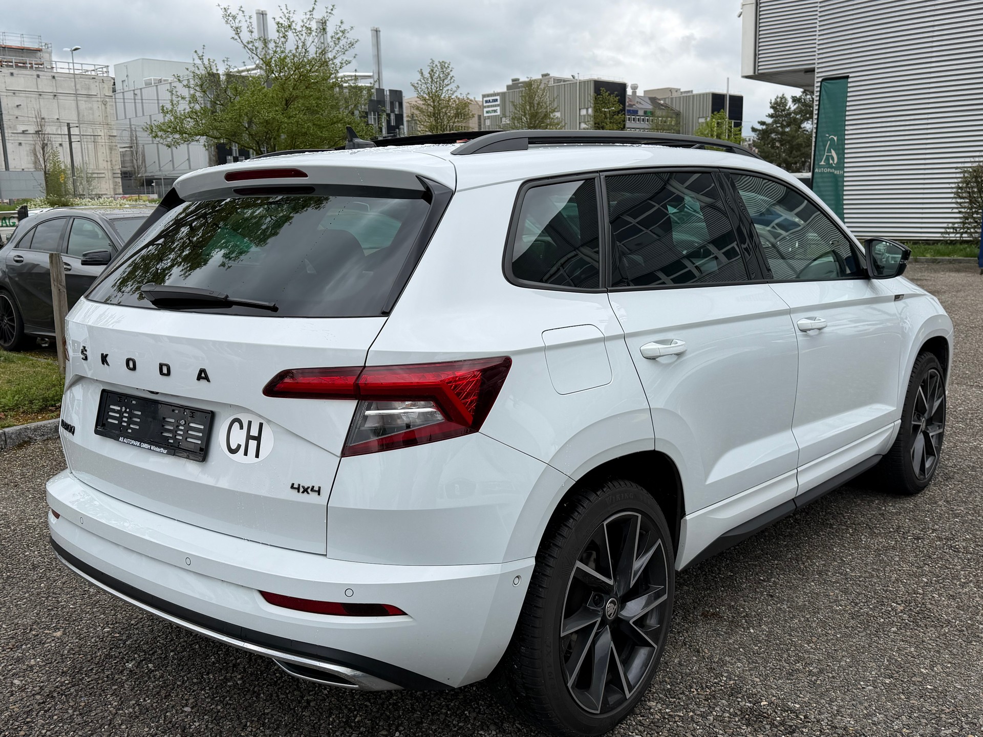 SKODA Karoq 2.0 TSI SportLine 4x4 DSG-image-4