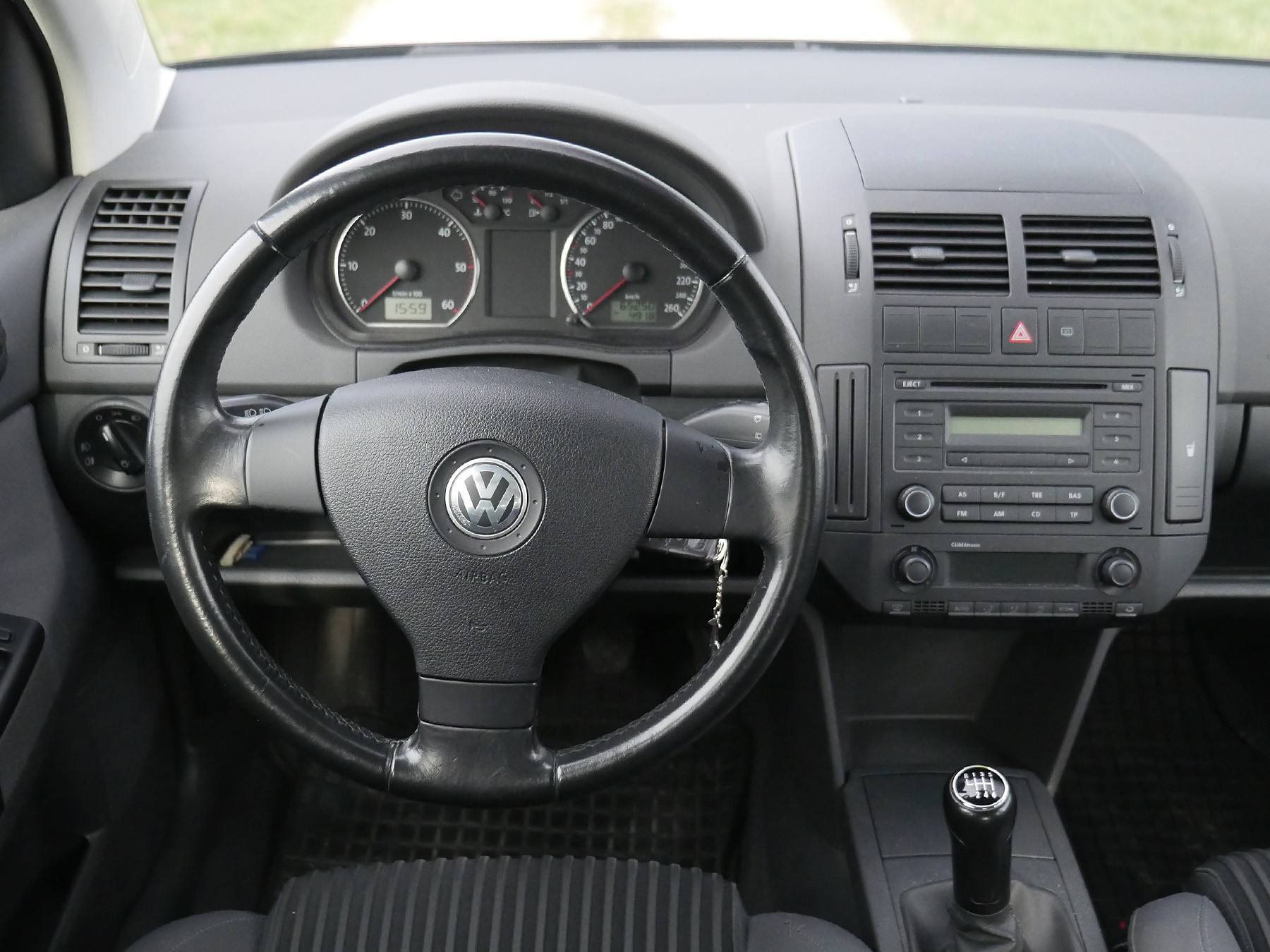VW Polo 1.9 TDI Sportline-image-13