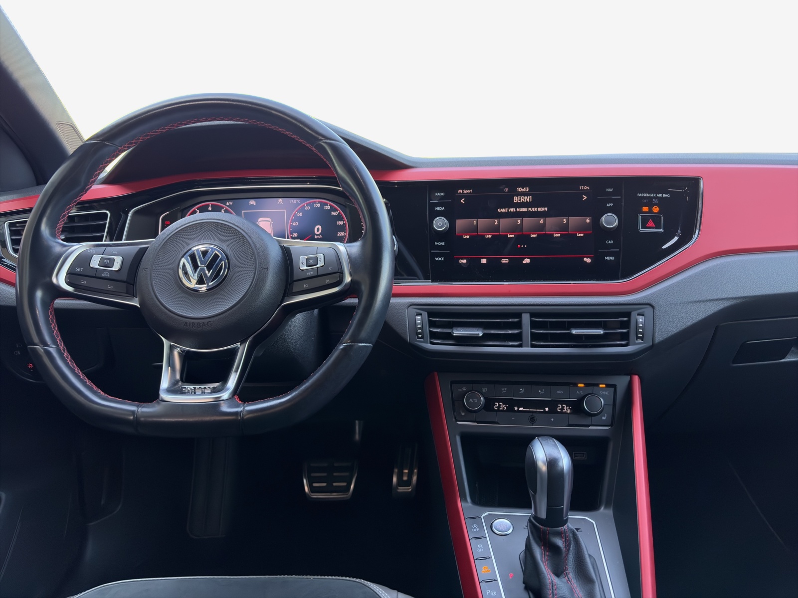 VW Polo 2.0 TSI GTI DSG-image-8
