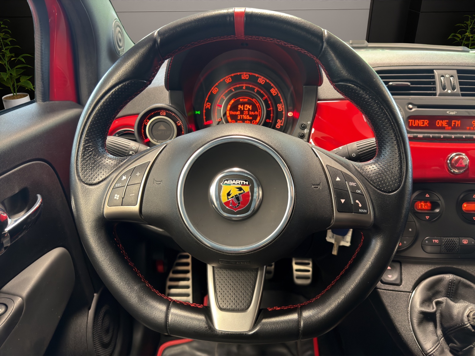 Image FIAT 500-ABARTH FIAT 500 Abarth (Ferrari Dealers)