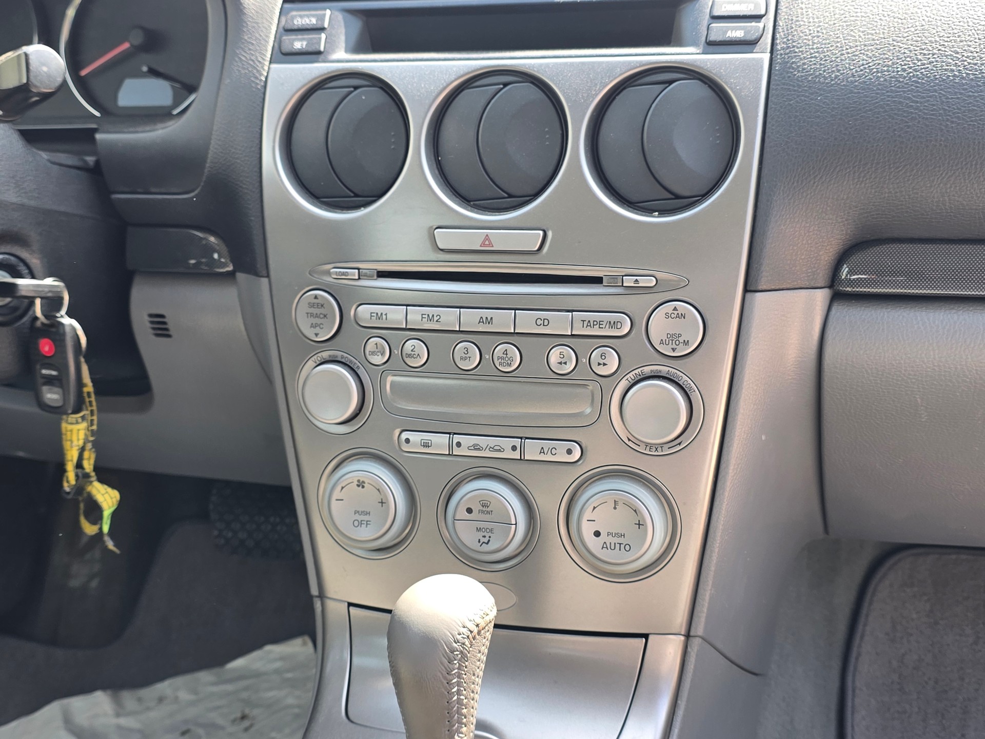 MAZDA 3.0i V6 *** Automat Frisch ab MFK / Frisch ab Service / Gratis Lieferung ***-image-13