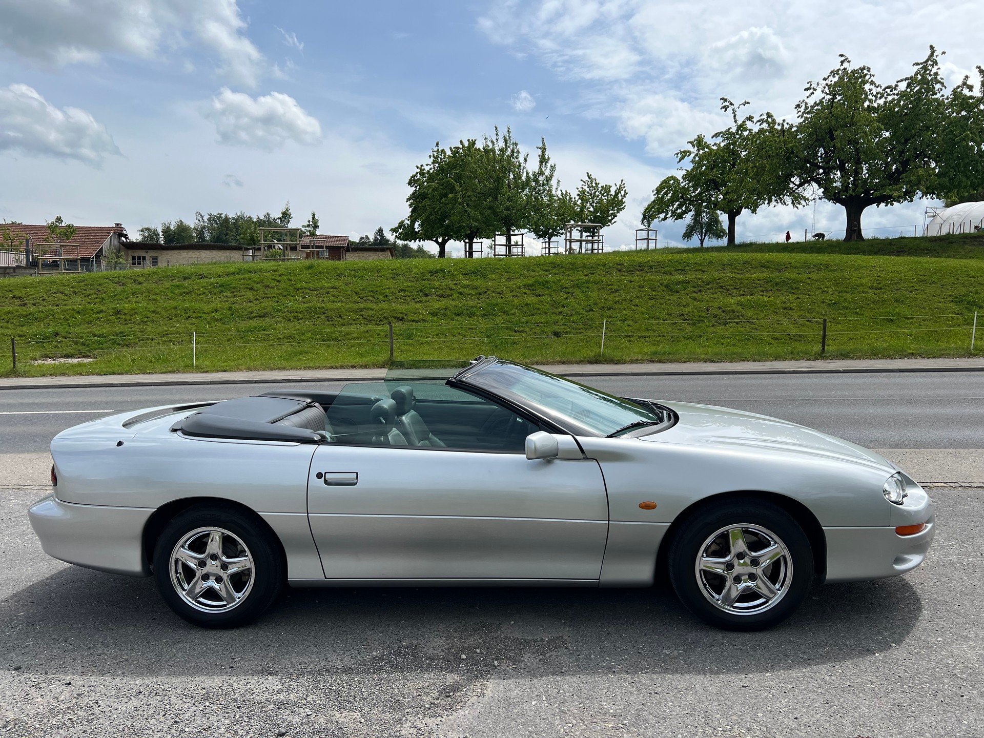 CHEVROLET Camaro Convertible B-showroom-element-3