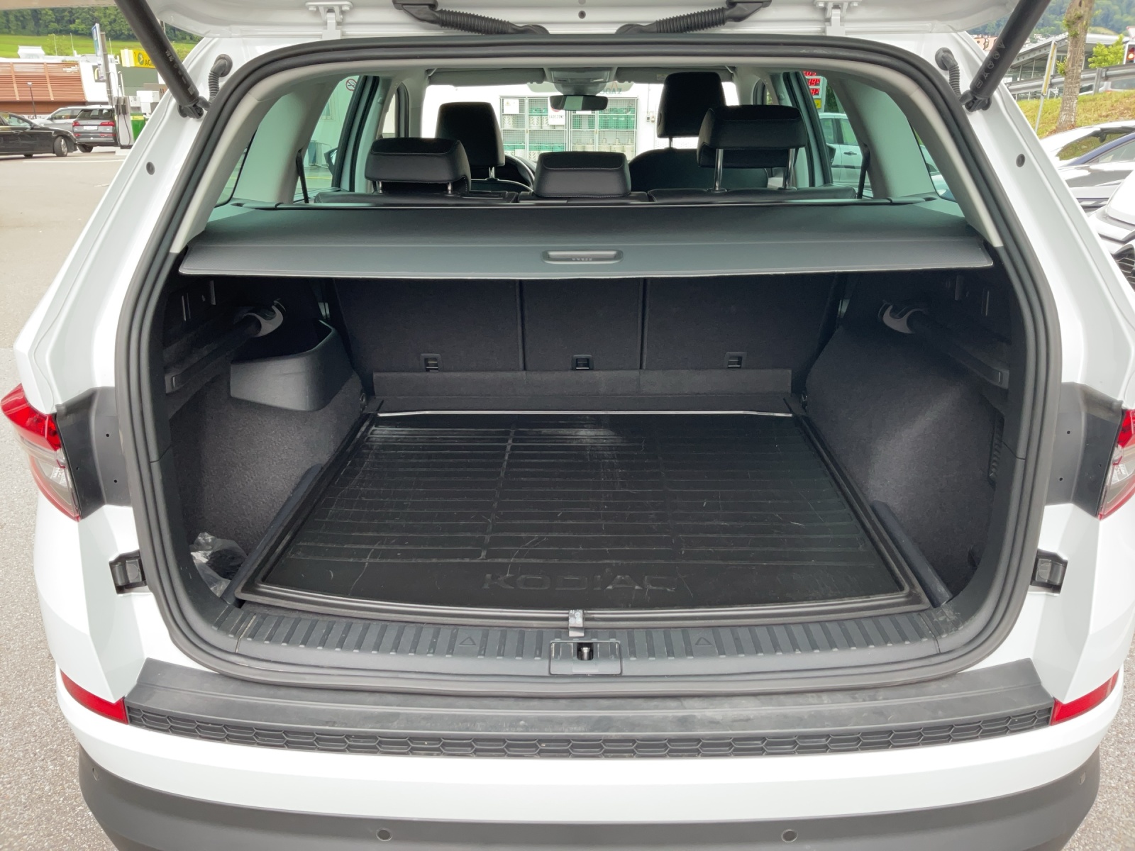 SKODA Kodiaq 2.0 TSI 4x4 Style-image-12