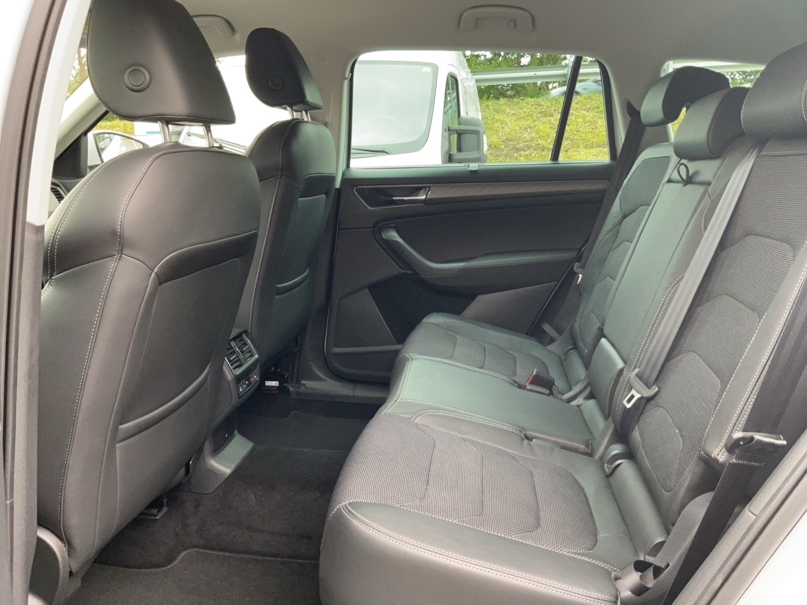 SKODA Kodiaq 2.0 TSI 4x4 Style-image-10
