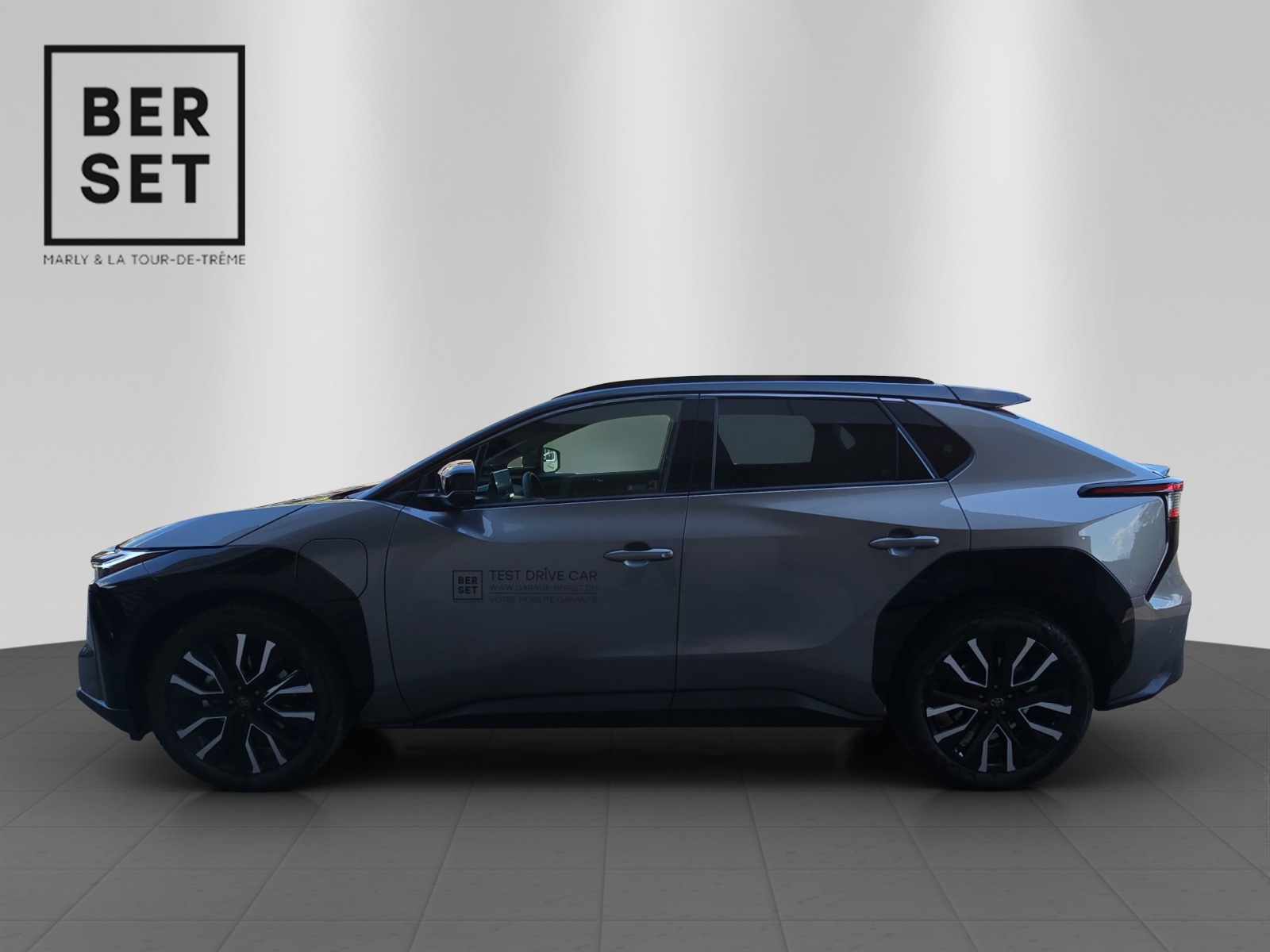 TOYOTA bZ4X Premium AWD-showroom-element-1