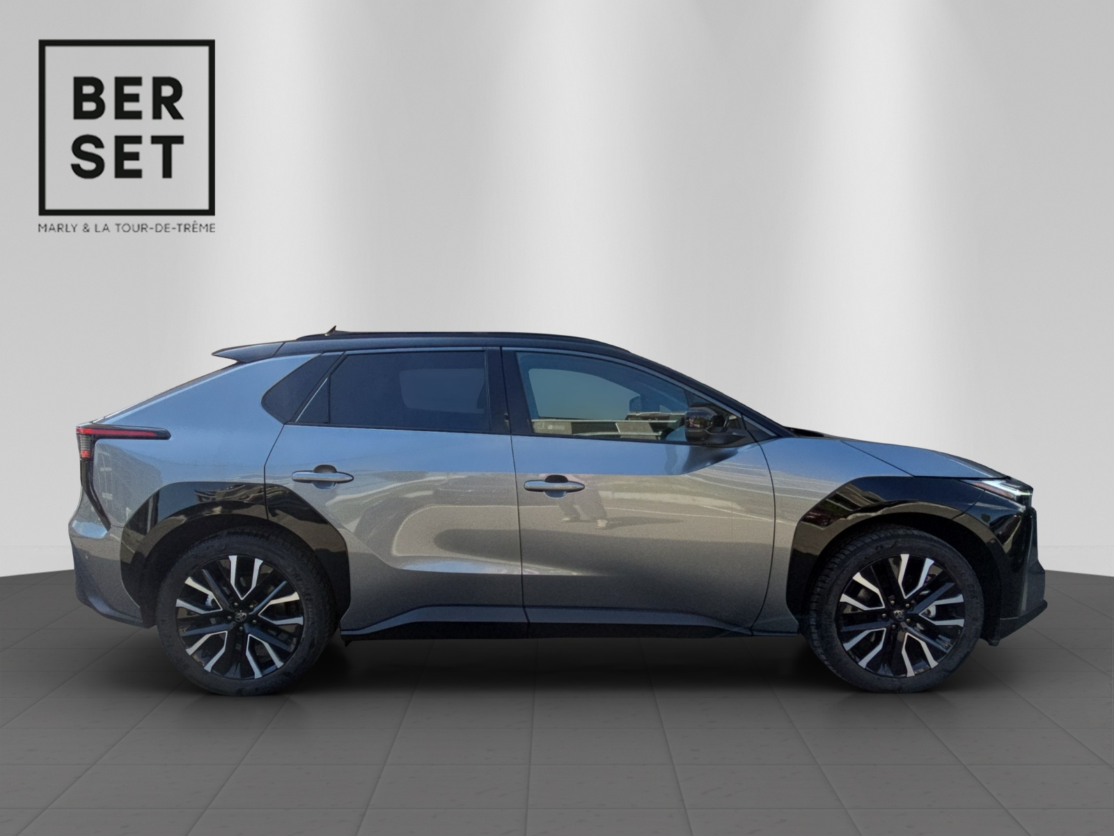 TOYOTA bZ4X Premium AWD-image-5