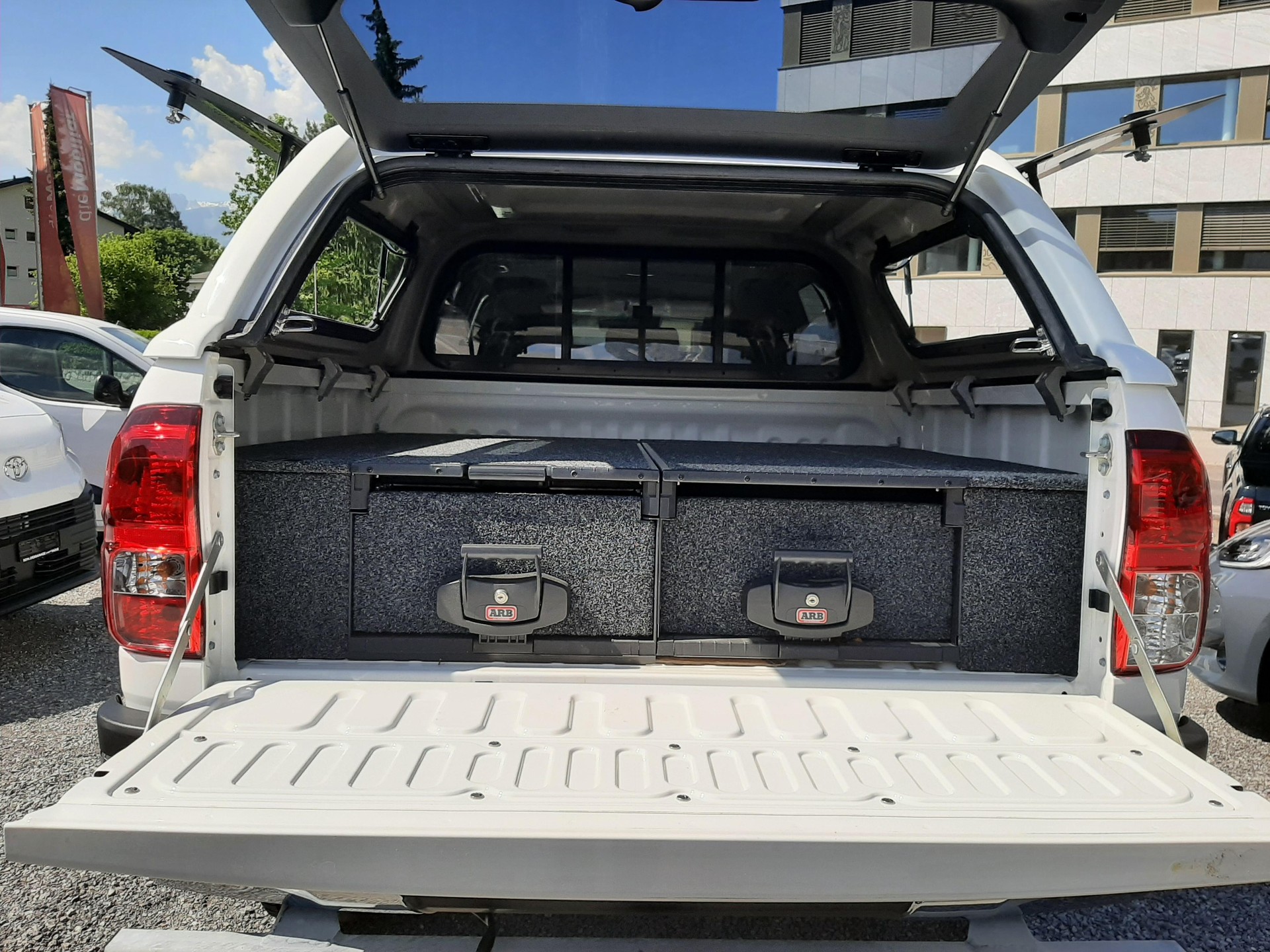 TOYOTA Hilux Double Cab.-Pick-up 2.8 D-4D 204 Style MHEV-image-18