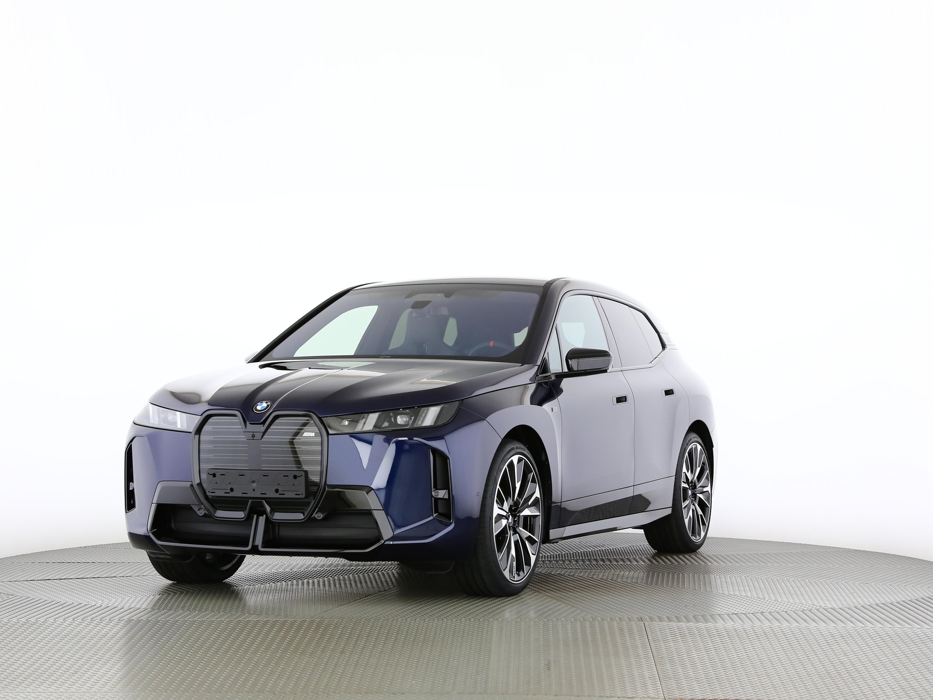 BMW iX M70-image-0