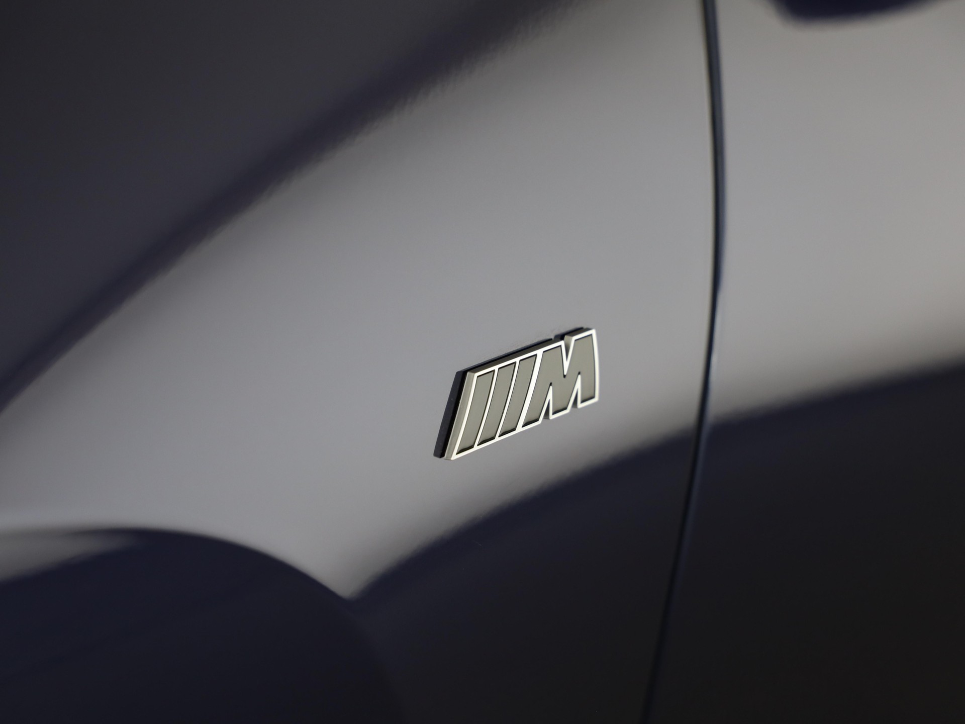 BMW iX M70-image-6
