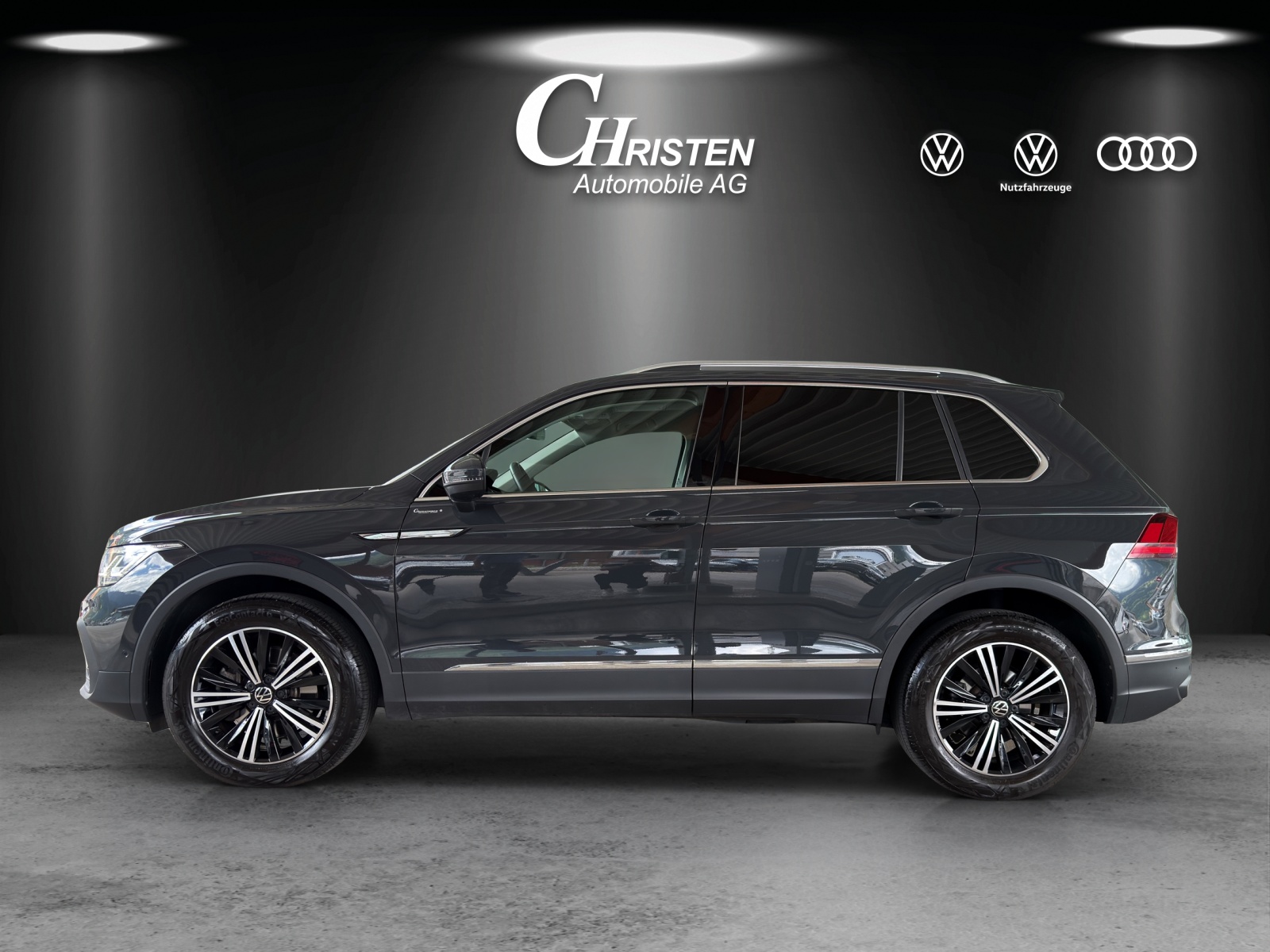 VW Tiguan 2.0TSI Life 4Motion DSG-showroom-element-1