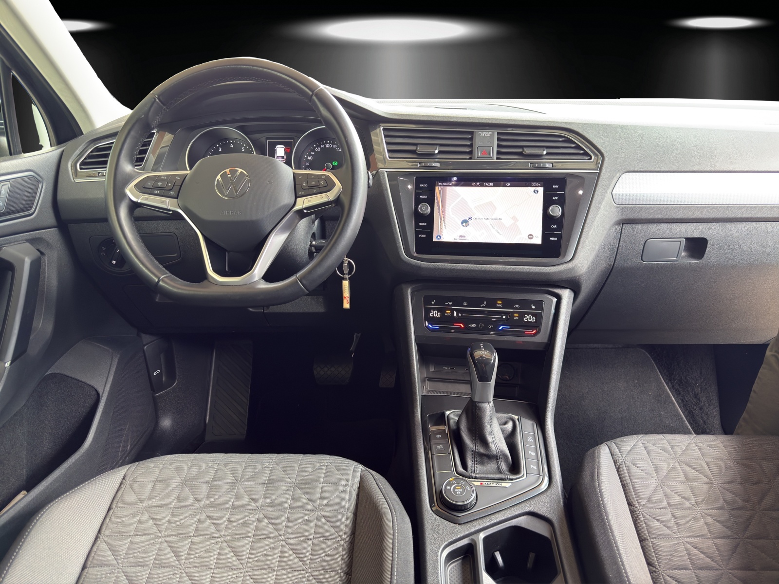 VW Tiguan 2.0TSI Life 4Motion DSG-image-9