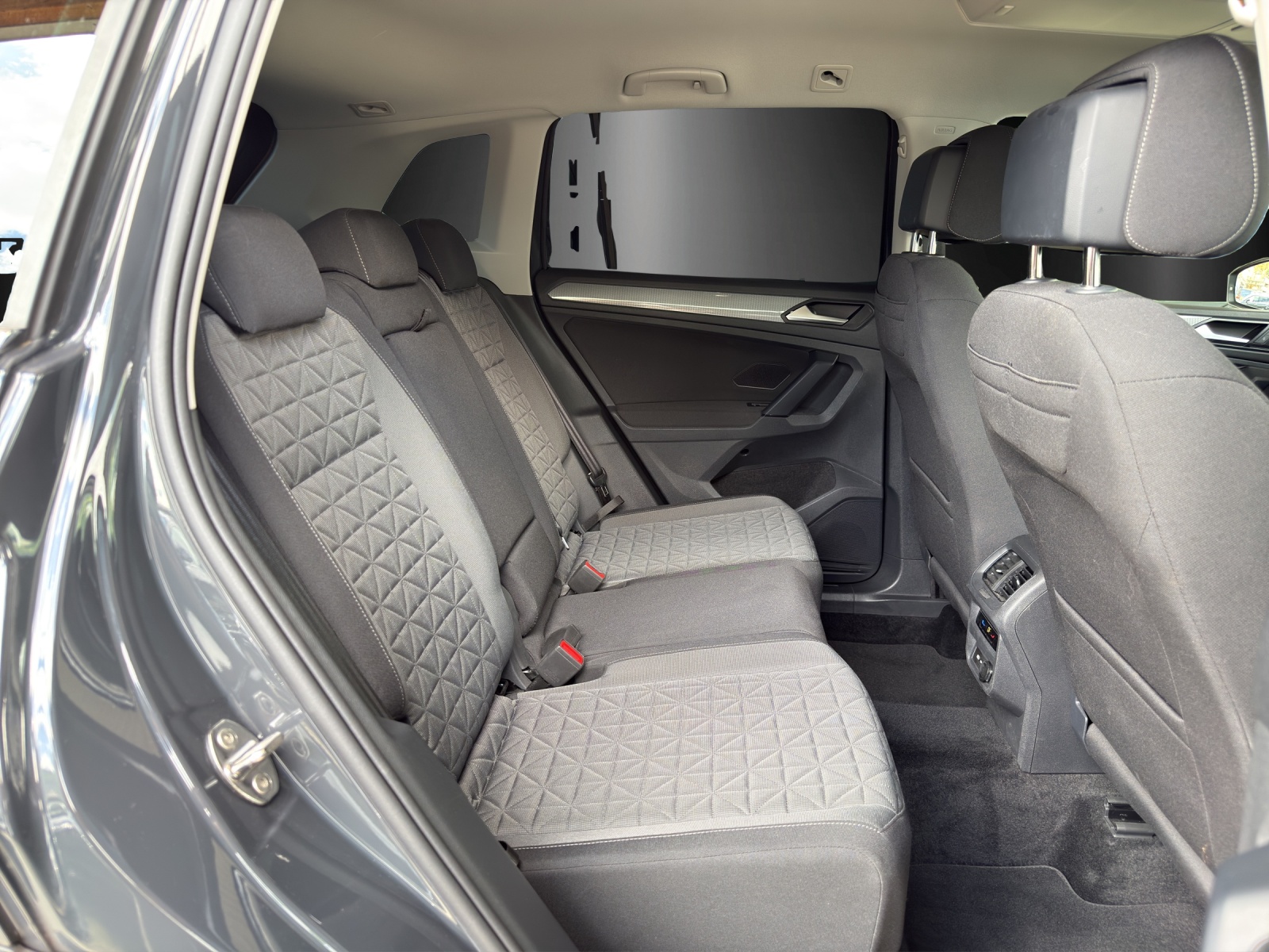 VW Tiguan 2.0TSI Life 4Motion DSG-image-7